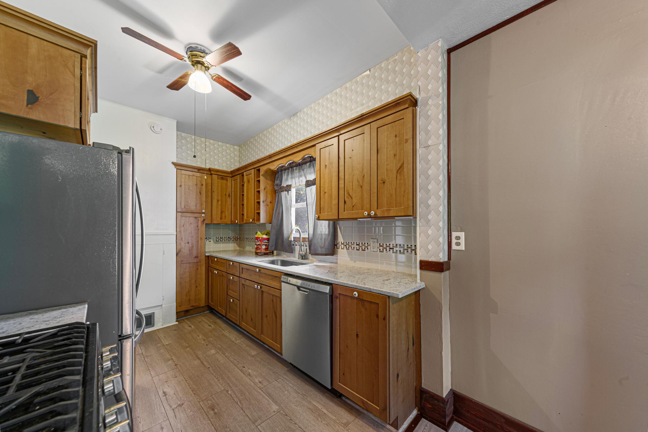 226 N Central Avenue Property Photo 12