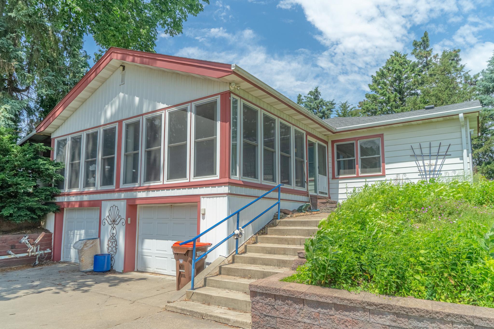 1825 Jackson Street Property Photo 3
