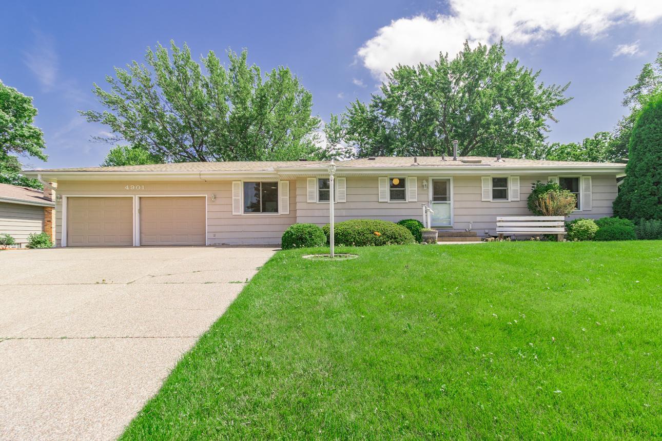 4901 W 99th Street Property Photo 1