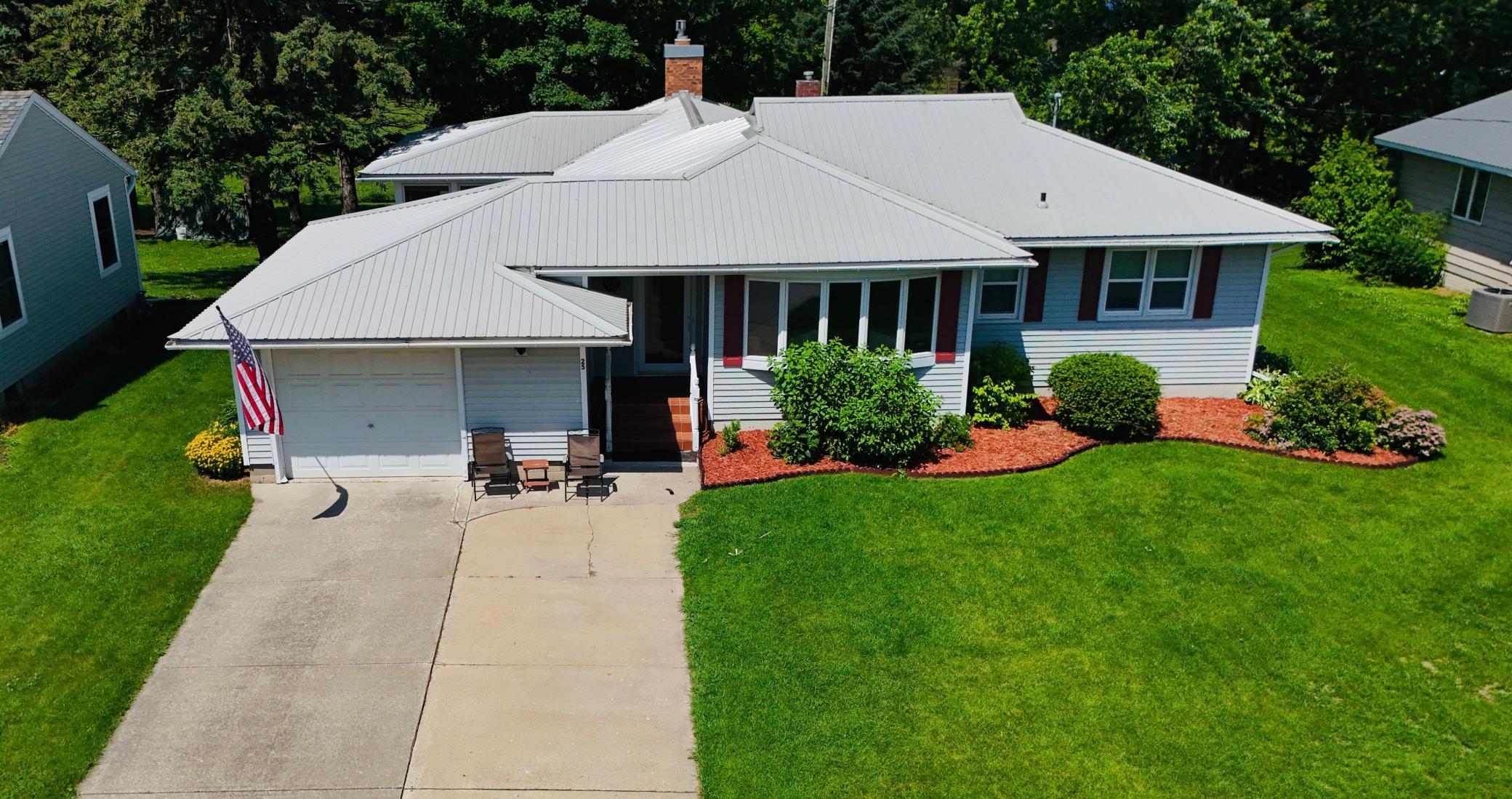 25 3rd Avenue