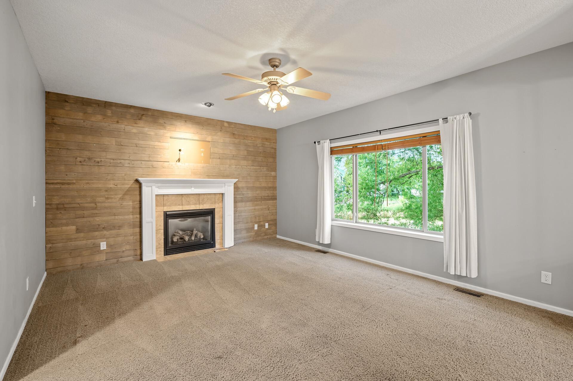 2403 Meadow Drive Property Photo 8