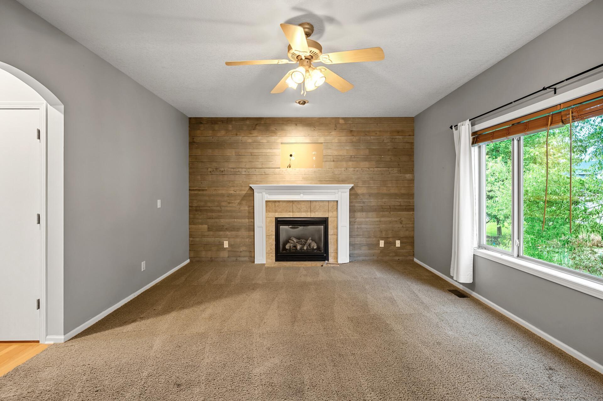 2403 Meadow Drive Property Photo 9