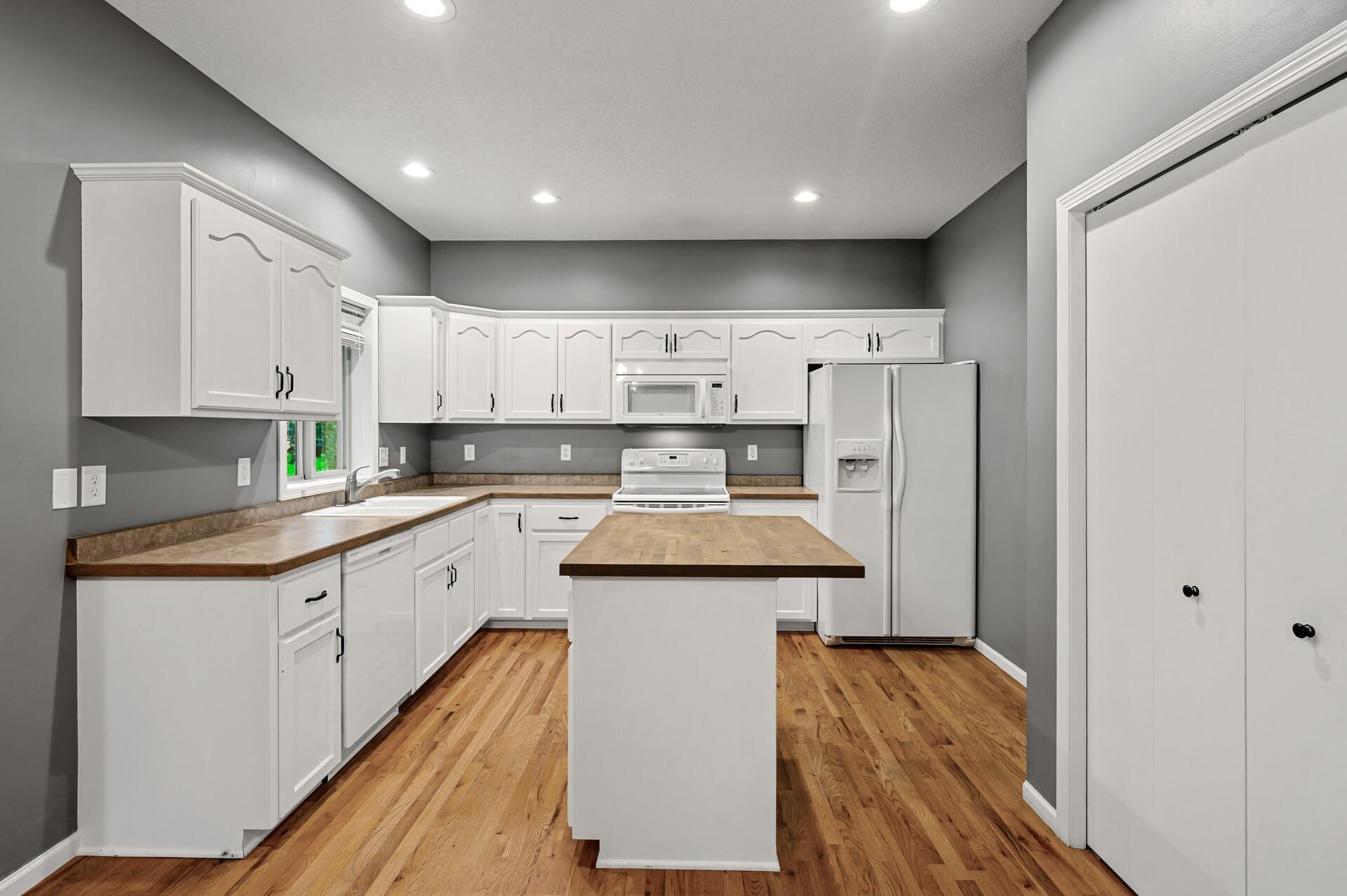 2403 Meadow Drive Property Photo 16