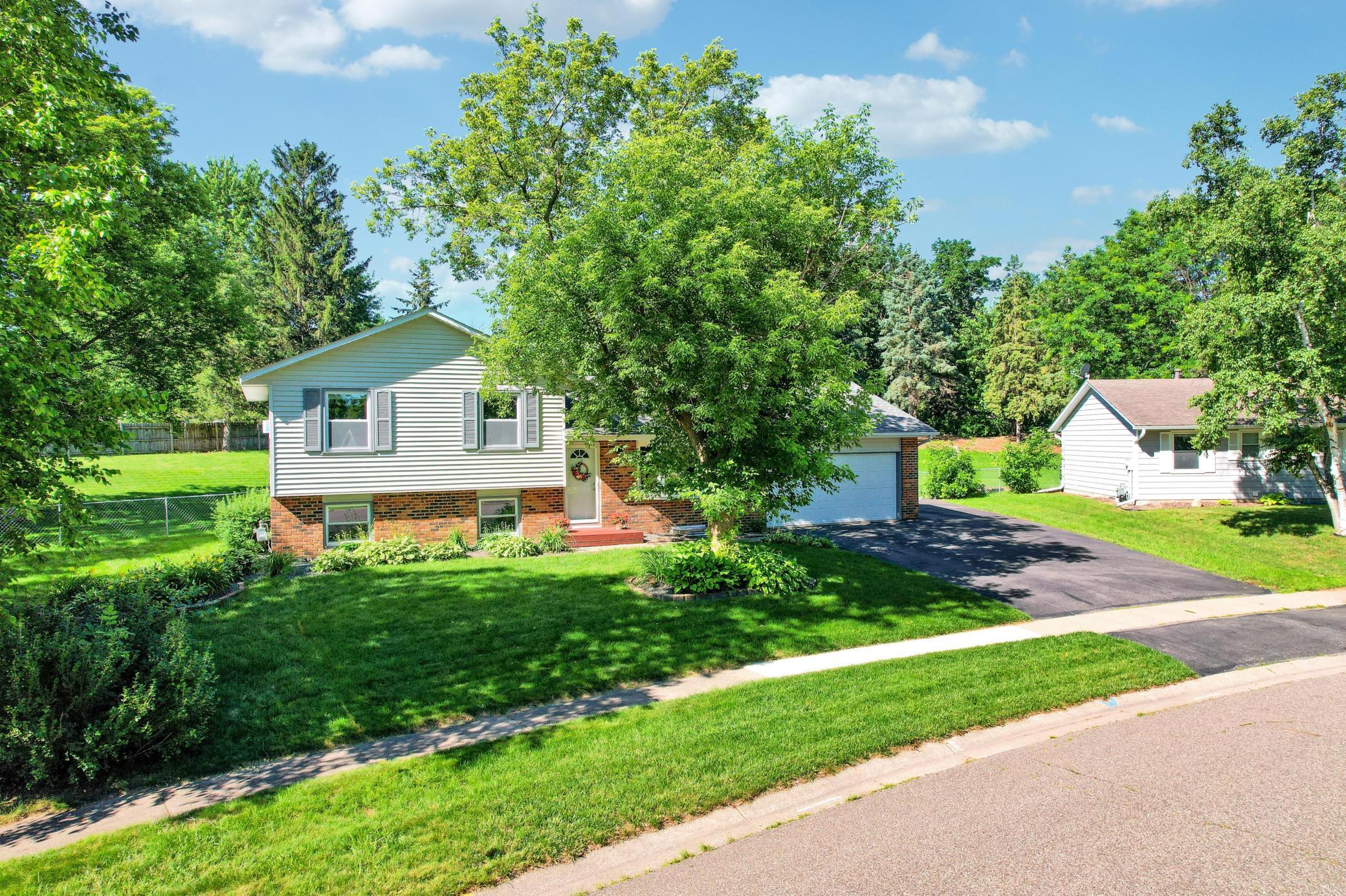 15425 Dresden Trail Property Photo 1