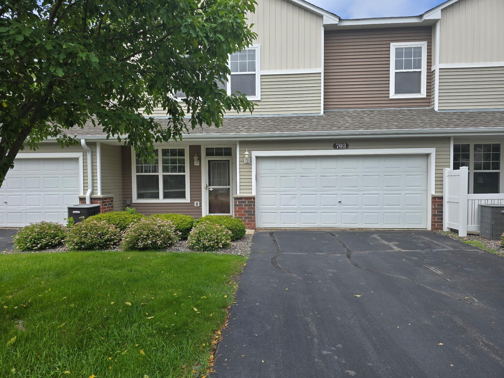 703 10th Street Property Photo 1