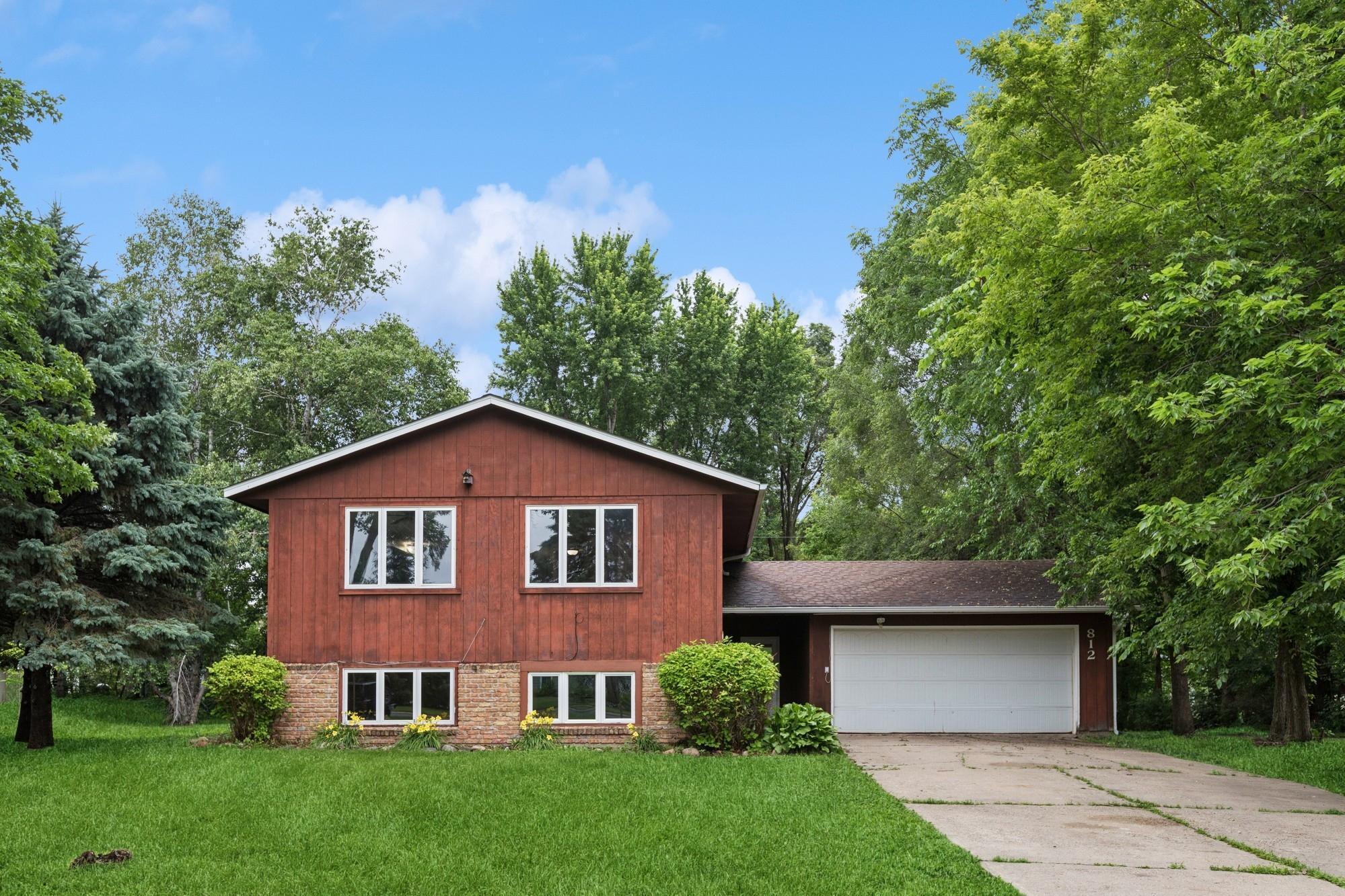 812 Ivanhoe Drive Property Photo