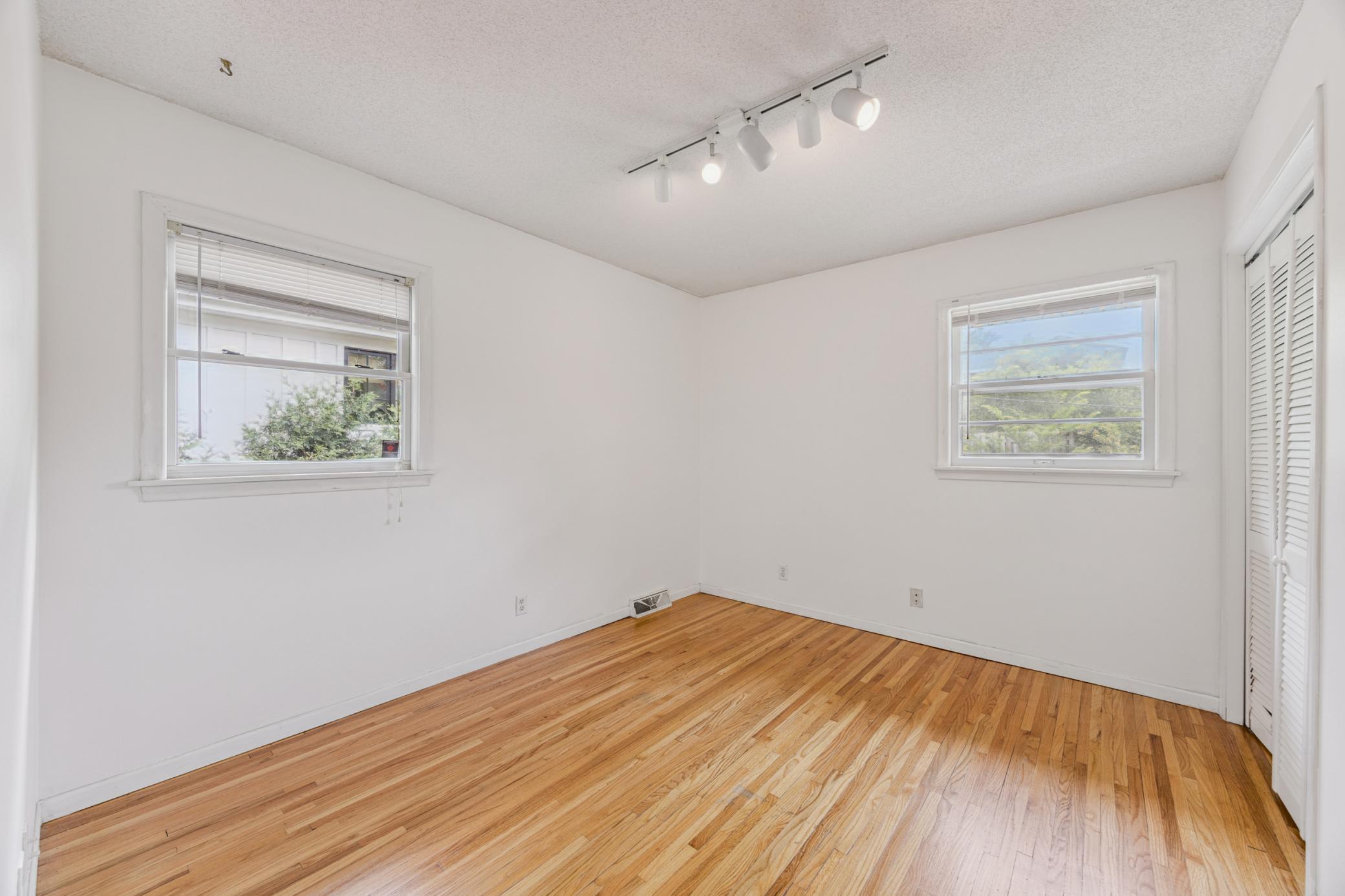 3916 Thomas Avenue Property Photo 11