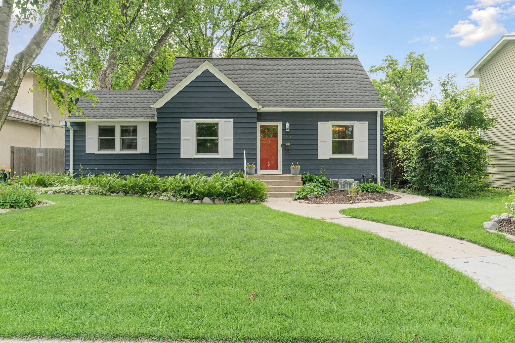 2608 Salem Avenue Property Photo 1