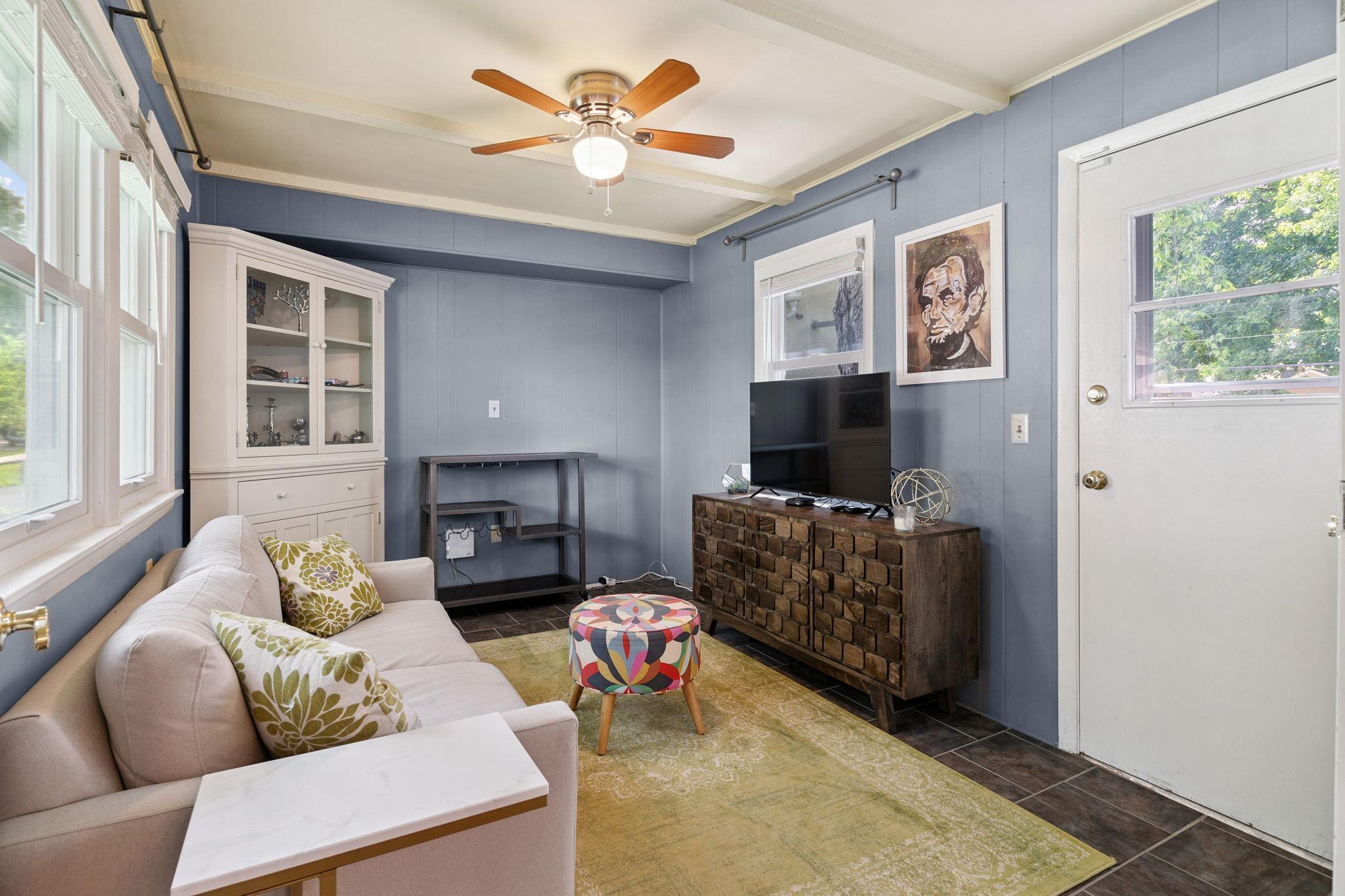 2608 Salem Avenue Property Photo 5