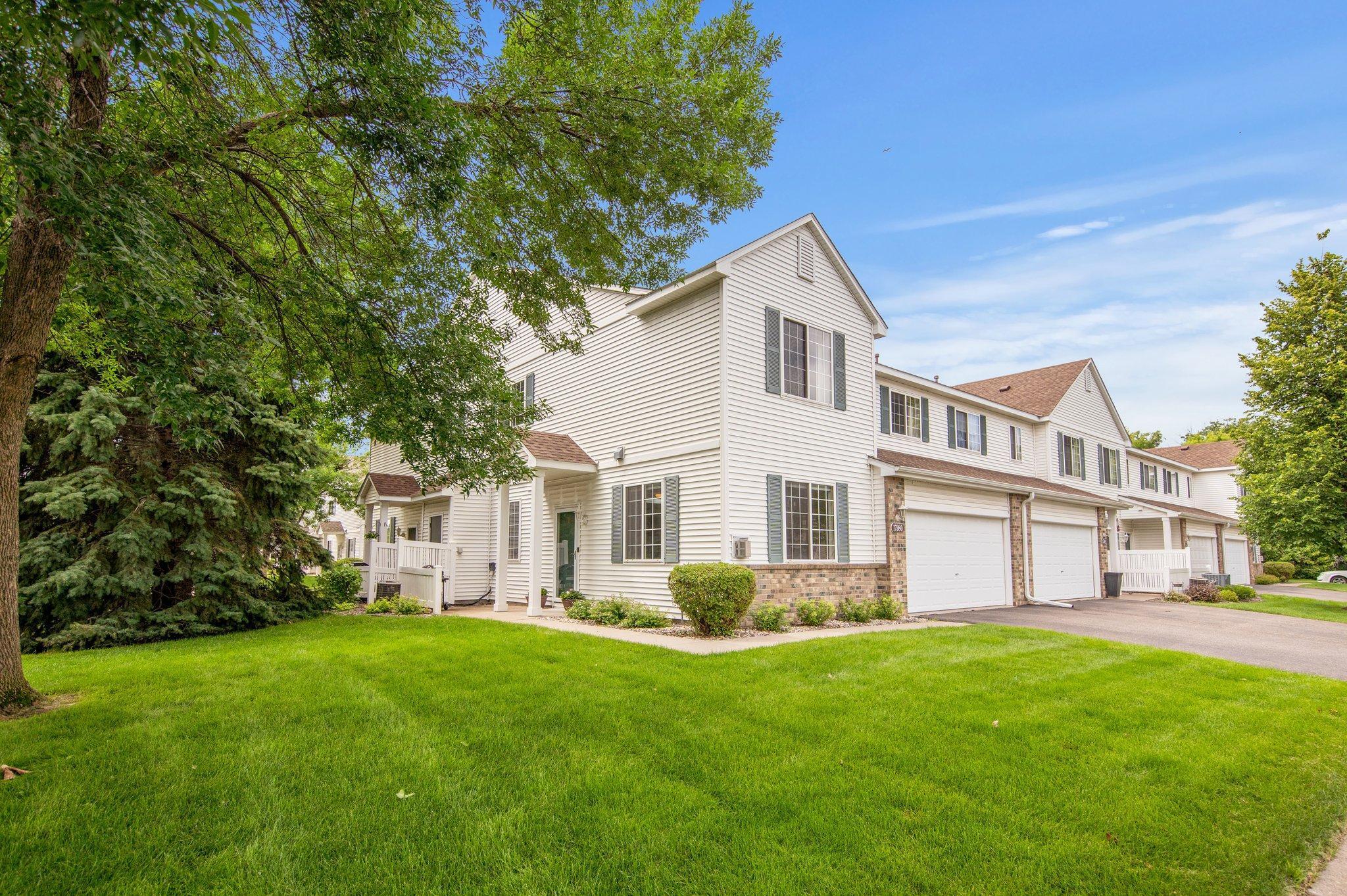 17980 69th Place Property Photo 3