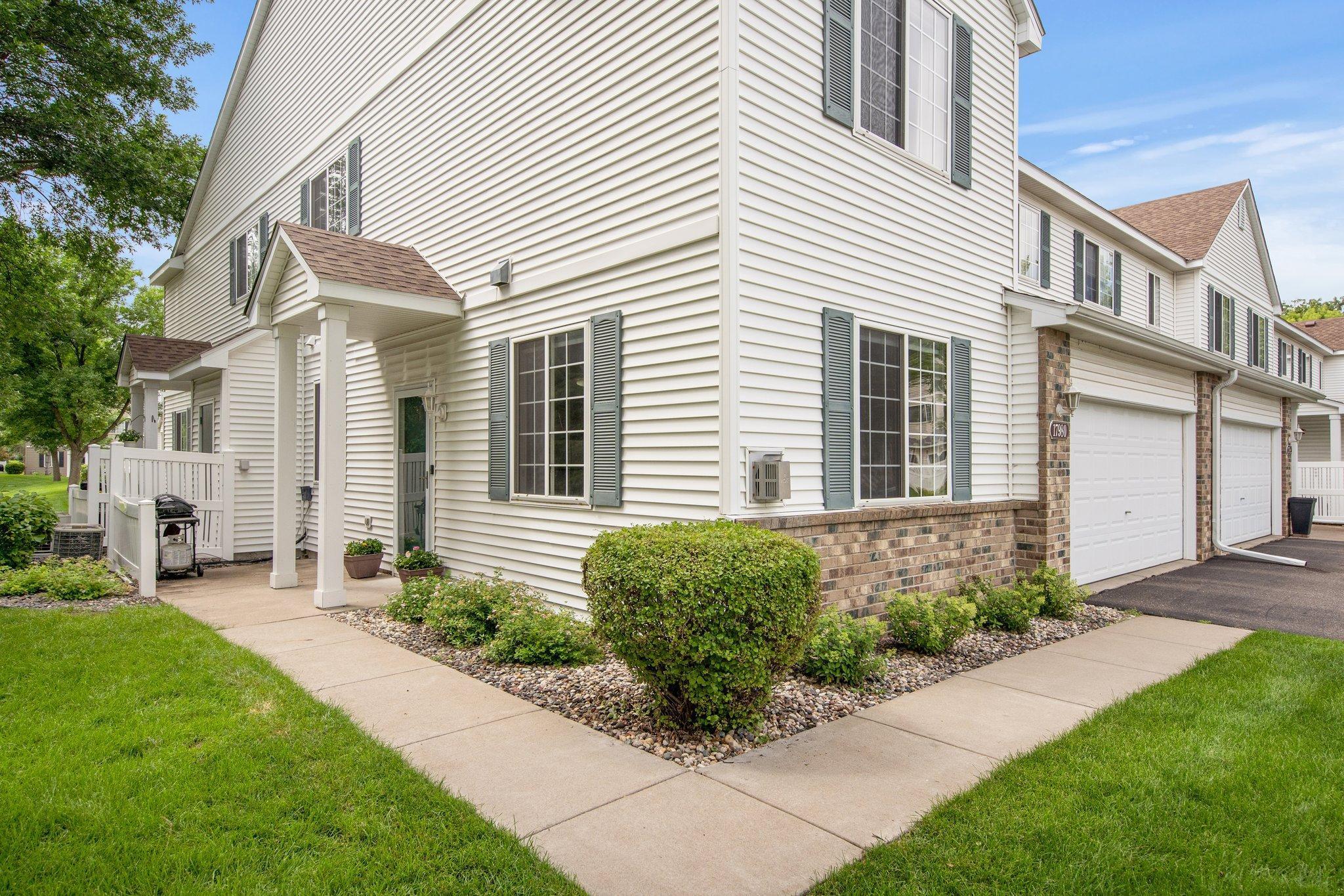 17980 69th Place Property Photo 4