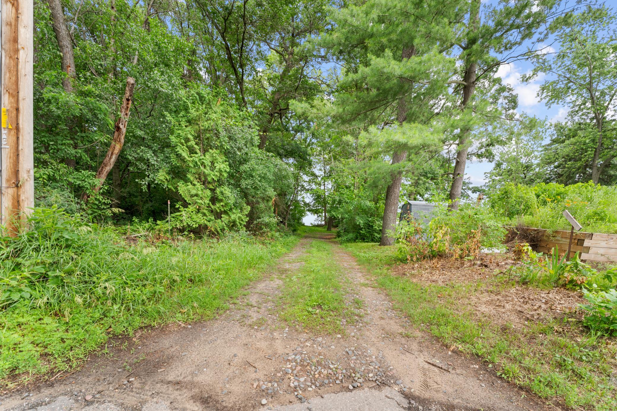 19172 E Front Boulevard Property Photo 30