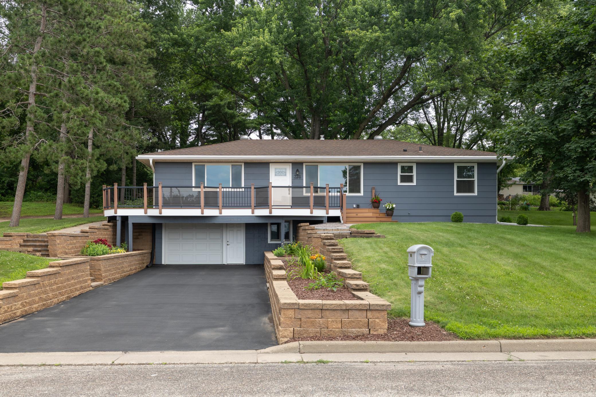 728 Linn Street Property Photo 1