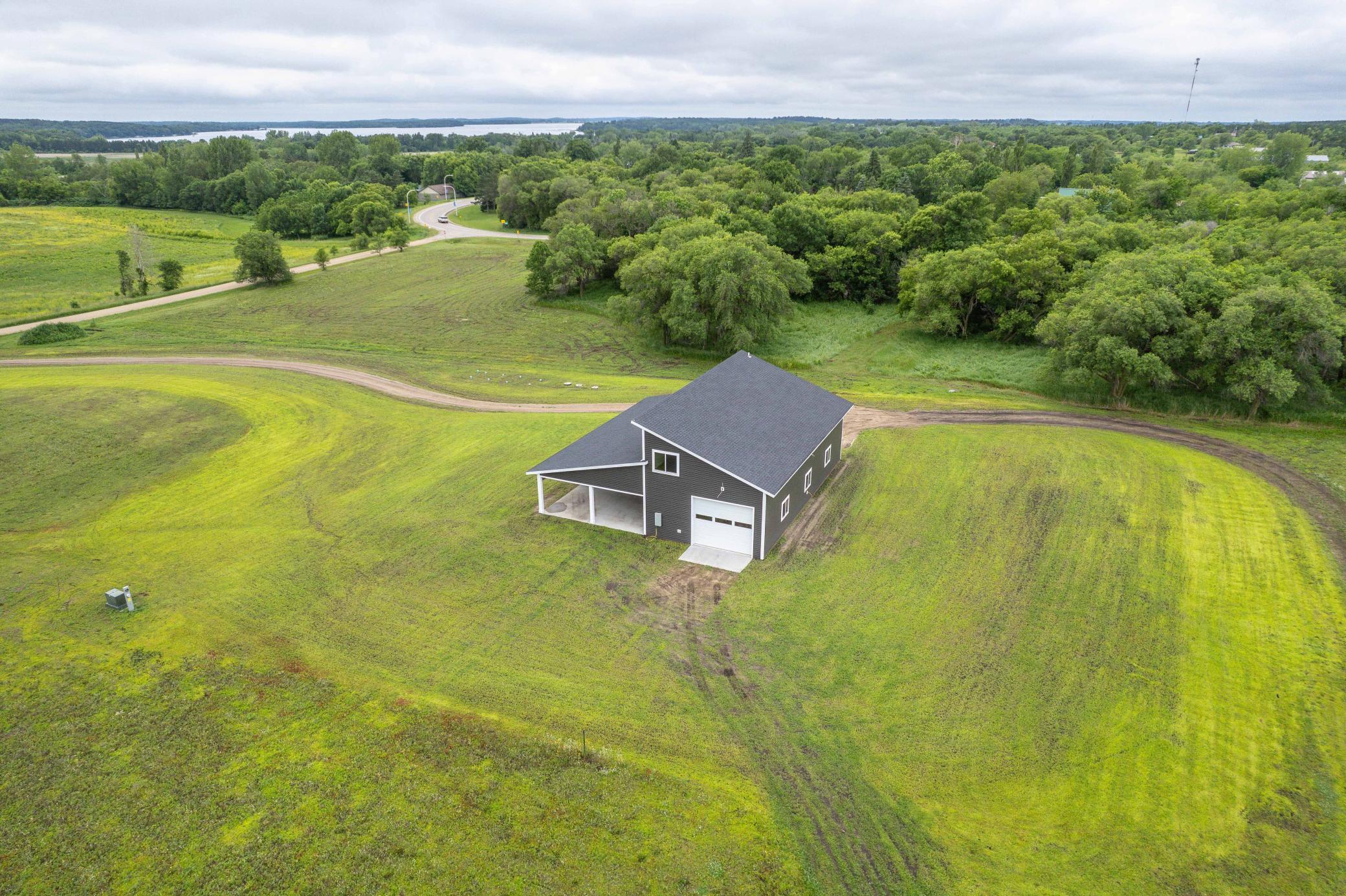 41565 Thunder Road Property Photo 1