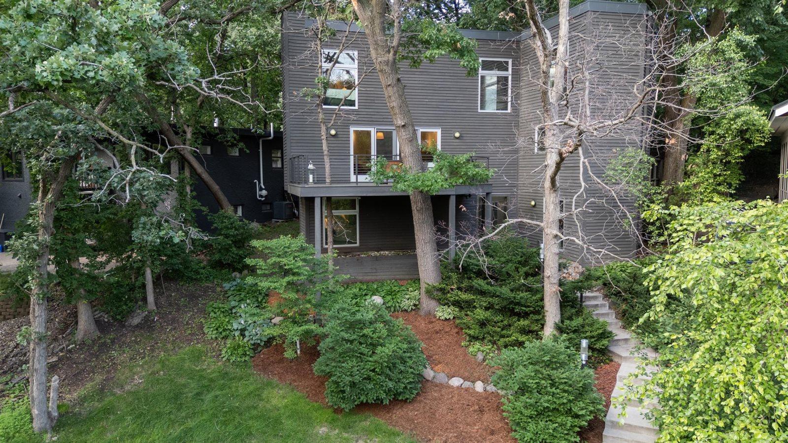 1921 Ewing Avenue Property Photo 1