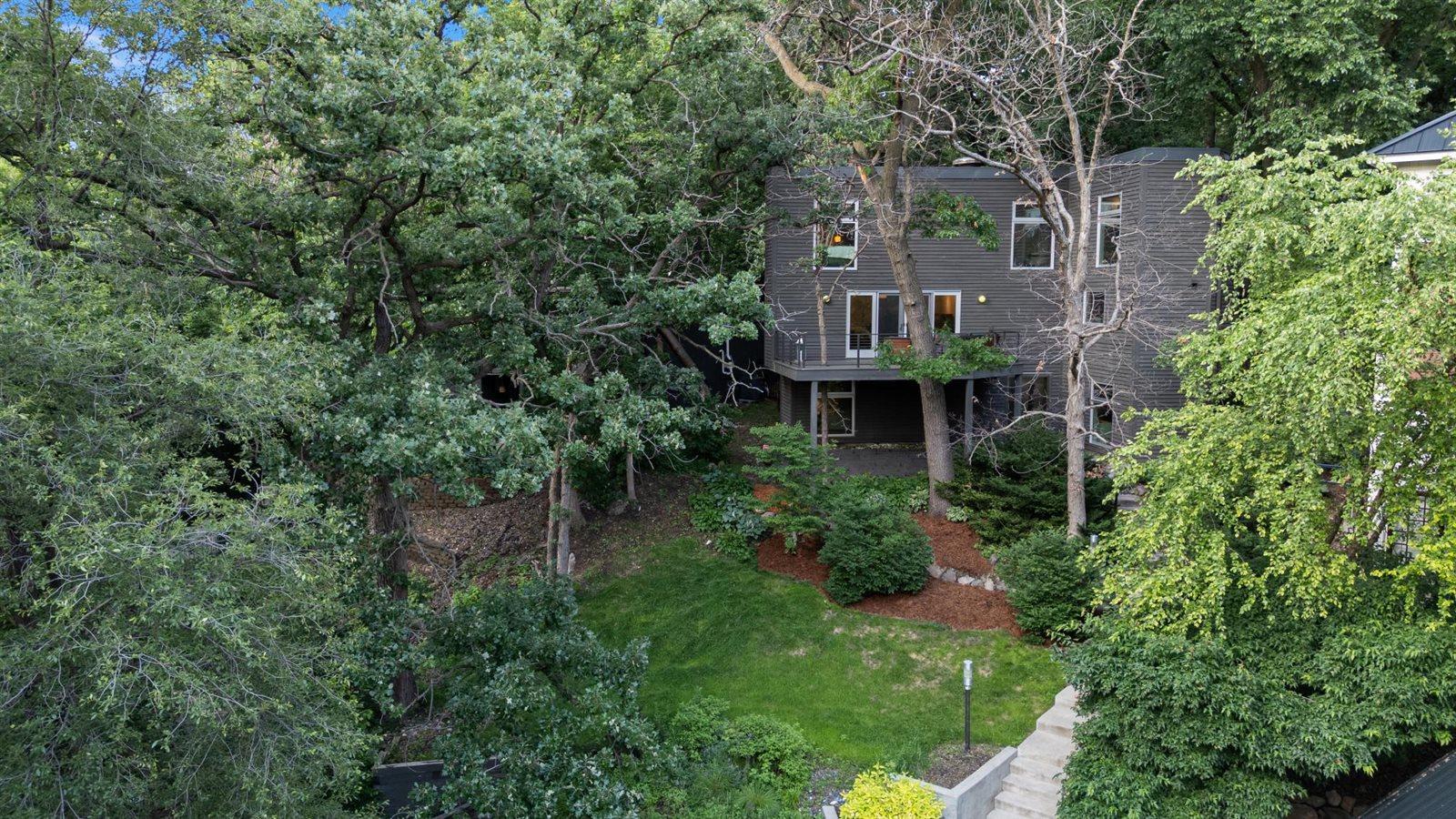 1921 Ewing Avenue Property Photo 2
