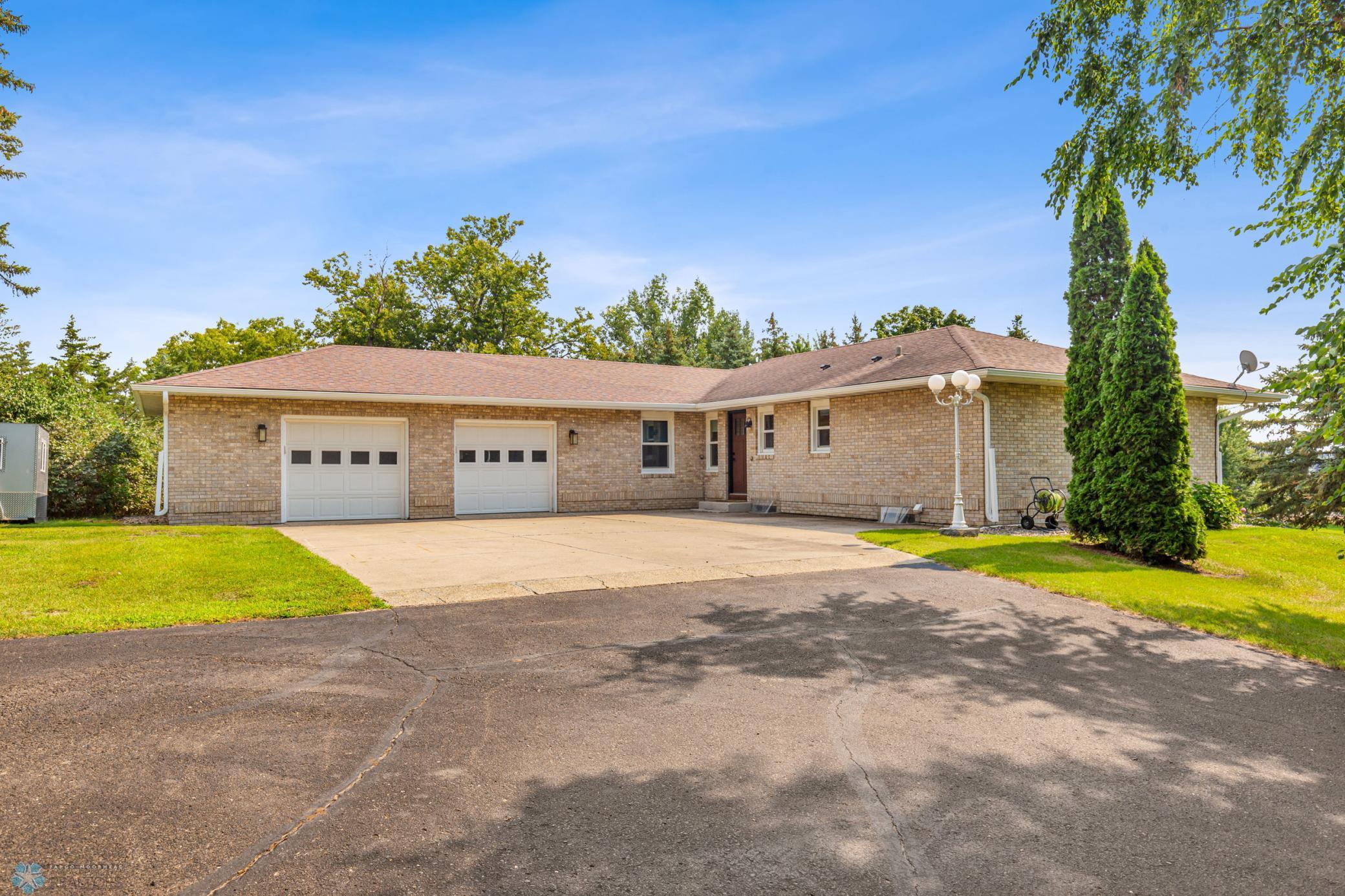 1054 N Shore Drive Property Photo 1