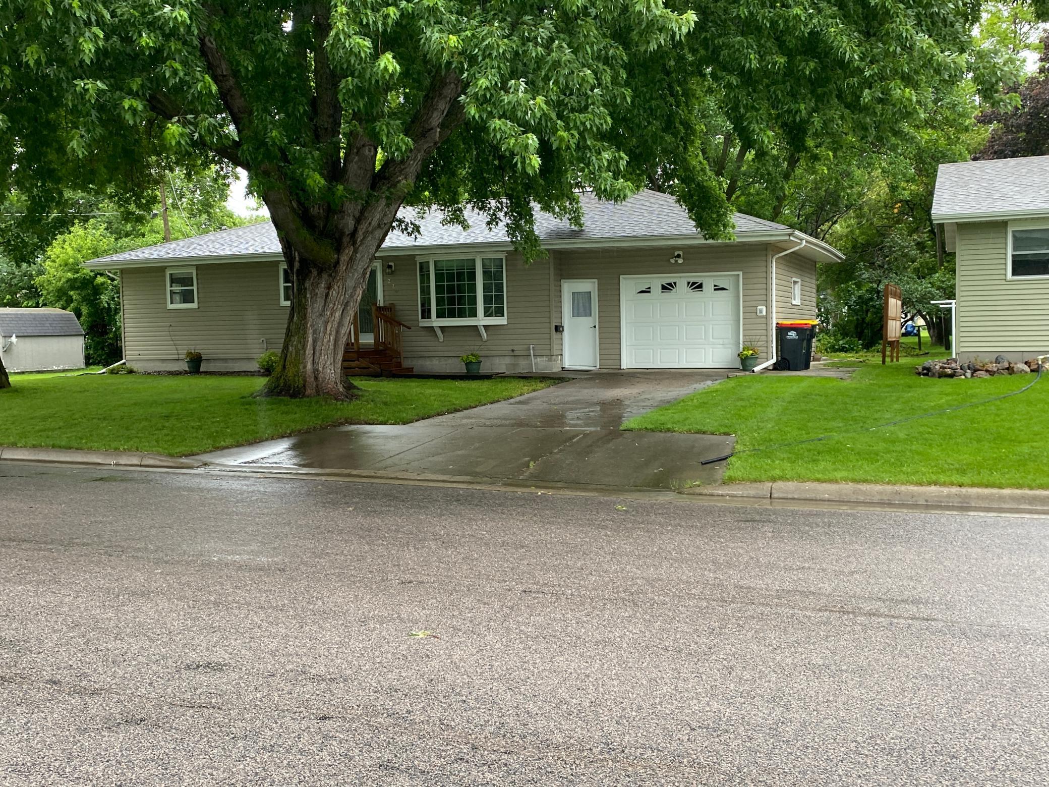 220 S 2nd Street Property Photo 1