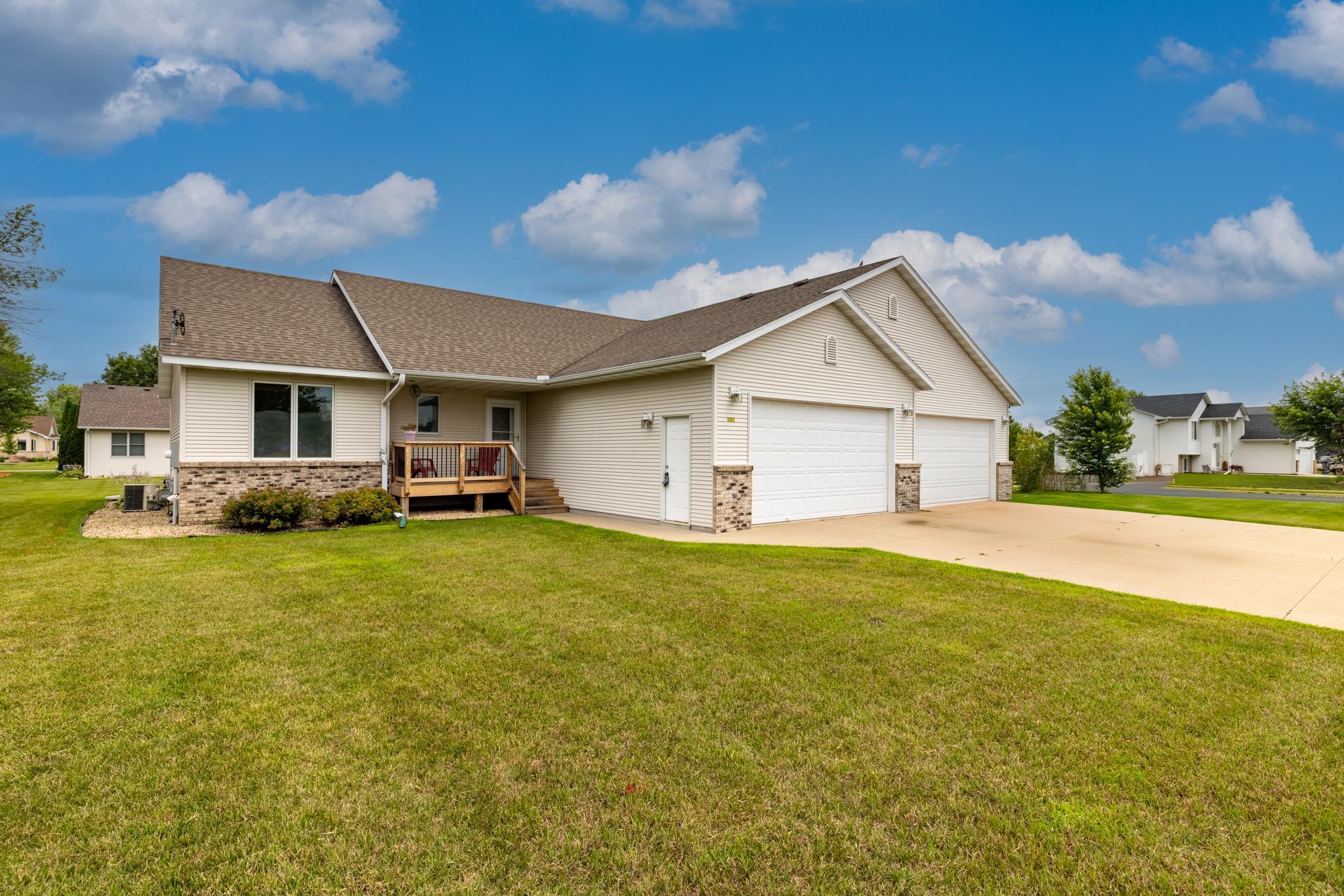 656 Obrien Parkway Property Photo 1