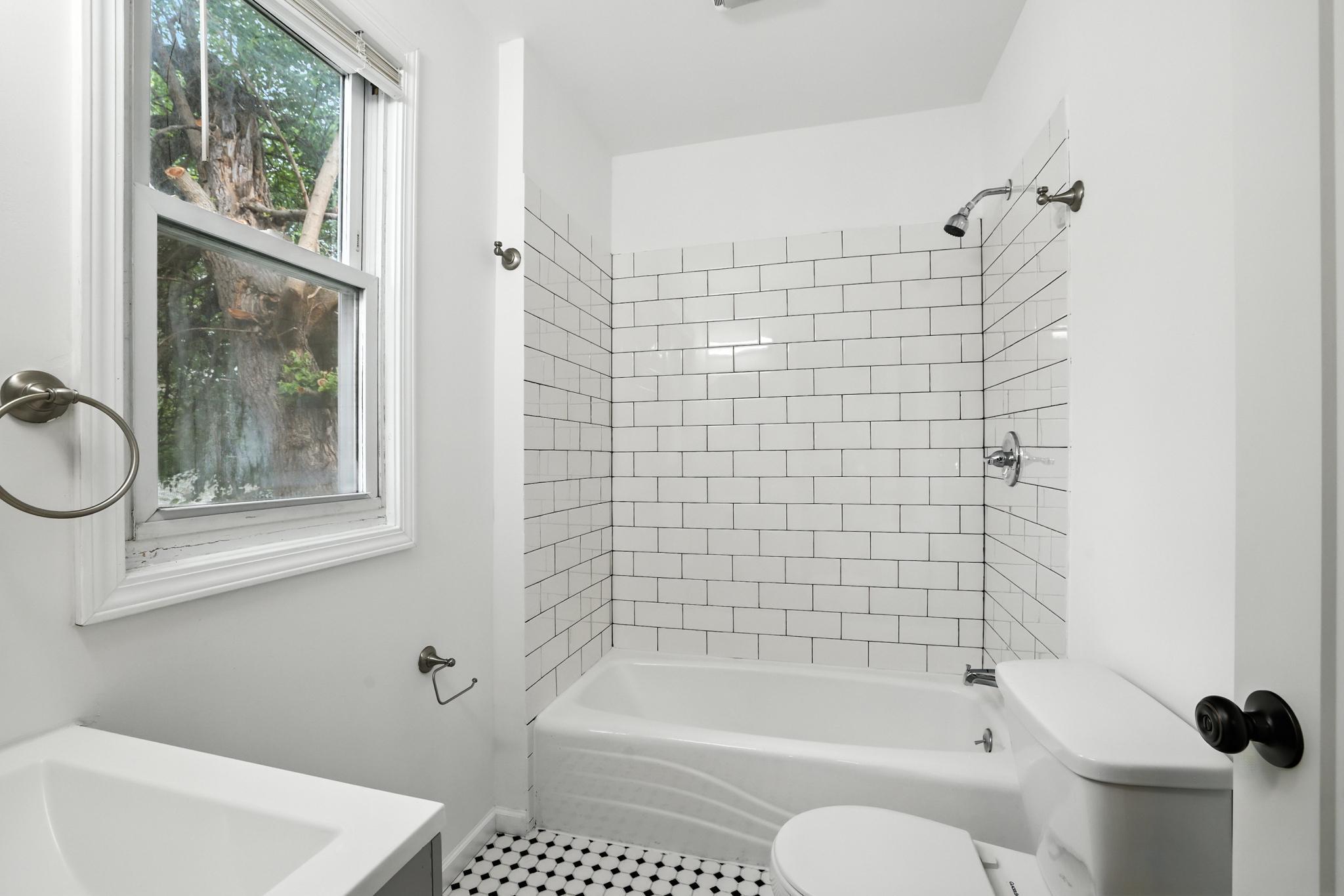 3325 5th Avenue Property Photo 18