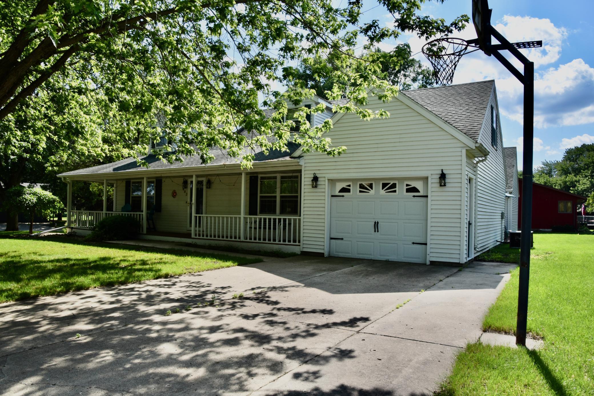 403 Walnut Drive Property Photo 1