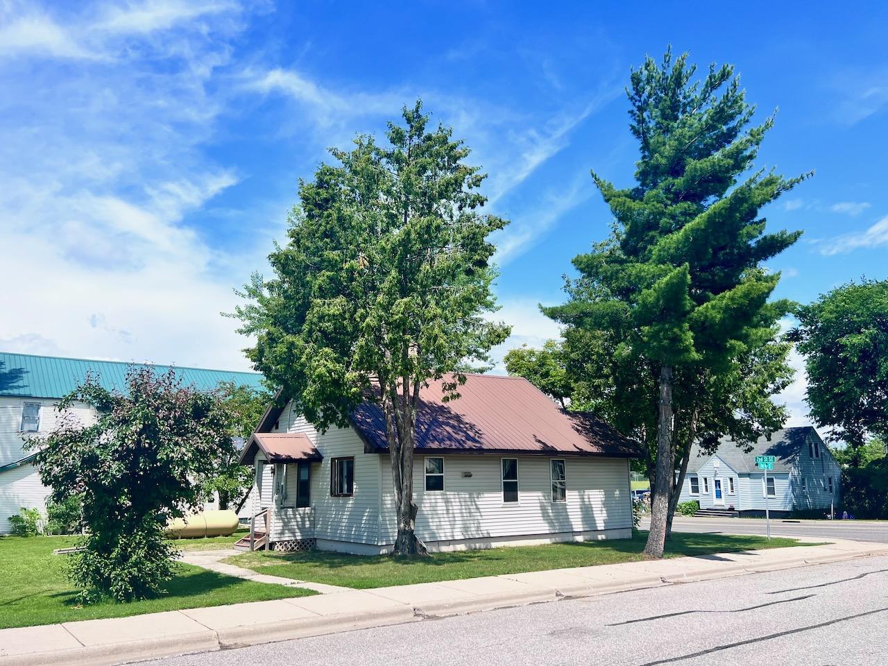 120 2nd Ave Se Property Photo 1