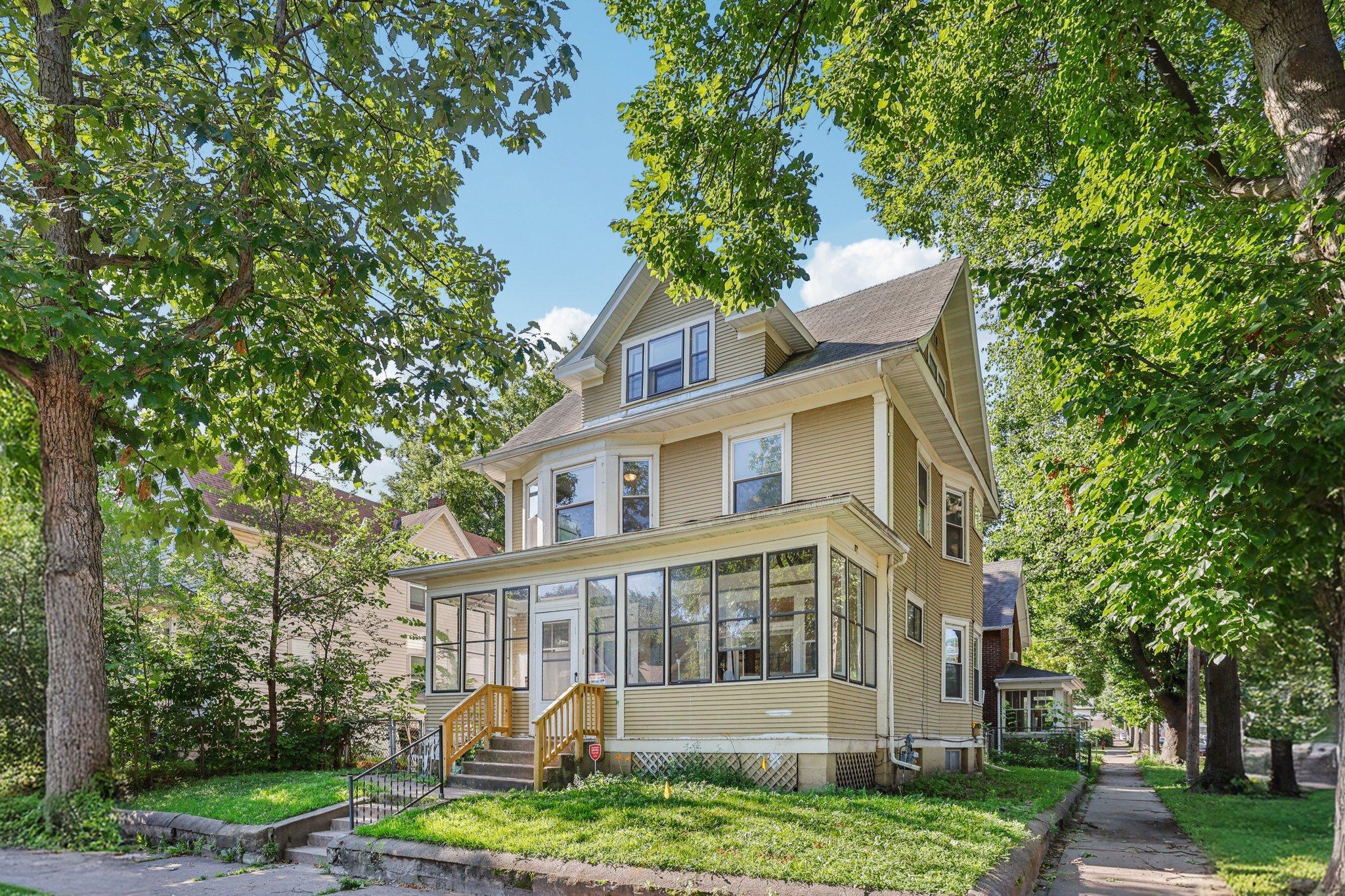556 Charles Avenue Property Photo 1