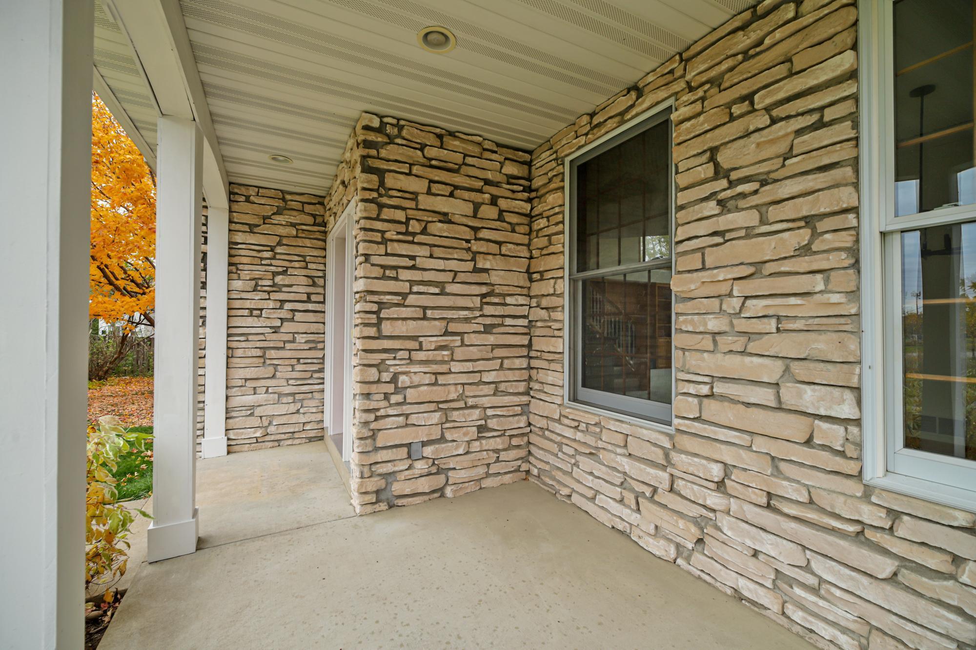 11811 Ridgemount Avenue Property Photo 5