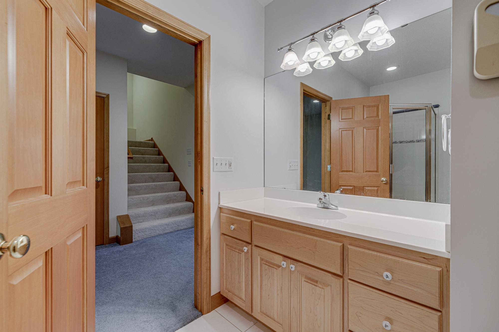 11811 Ridgemount Avenue Property Photo 48