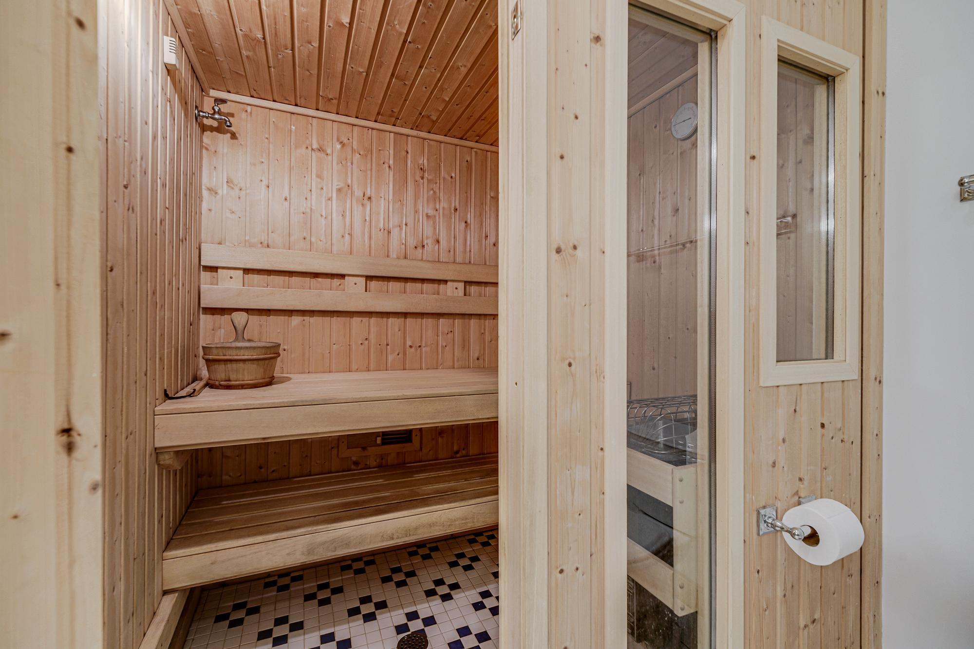 11811 Ridgemount Avenue Property Photo 49