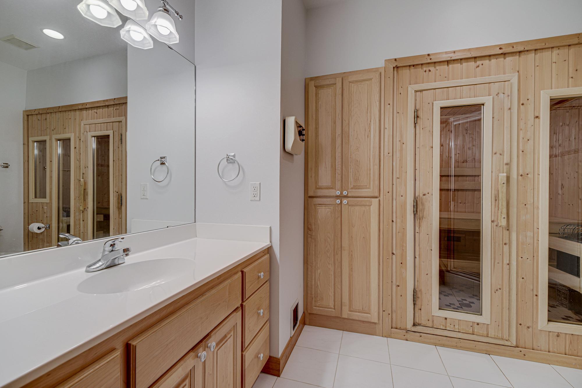 11811 Ridgemount Avenue Property Photo 50