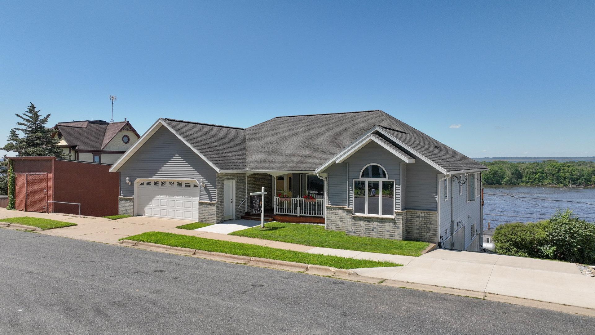 106 S 2nd Street Property Photo 1