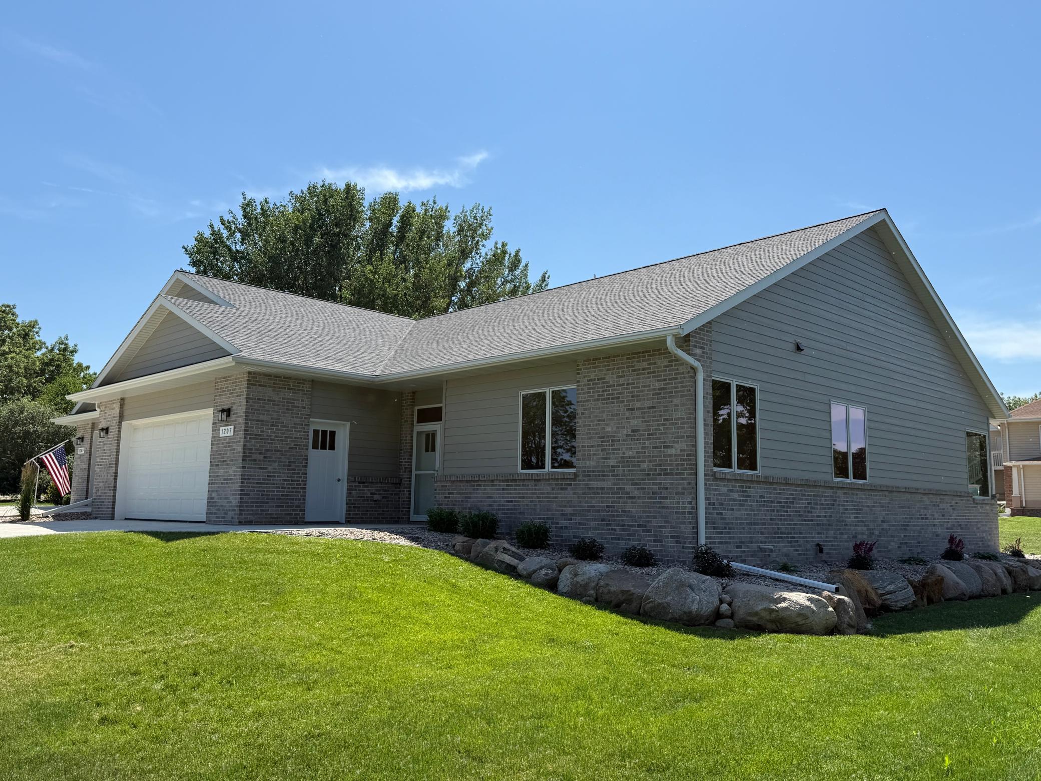 1207 S Shore Drive Property Photo 1