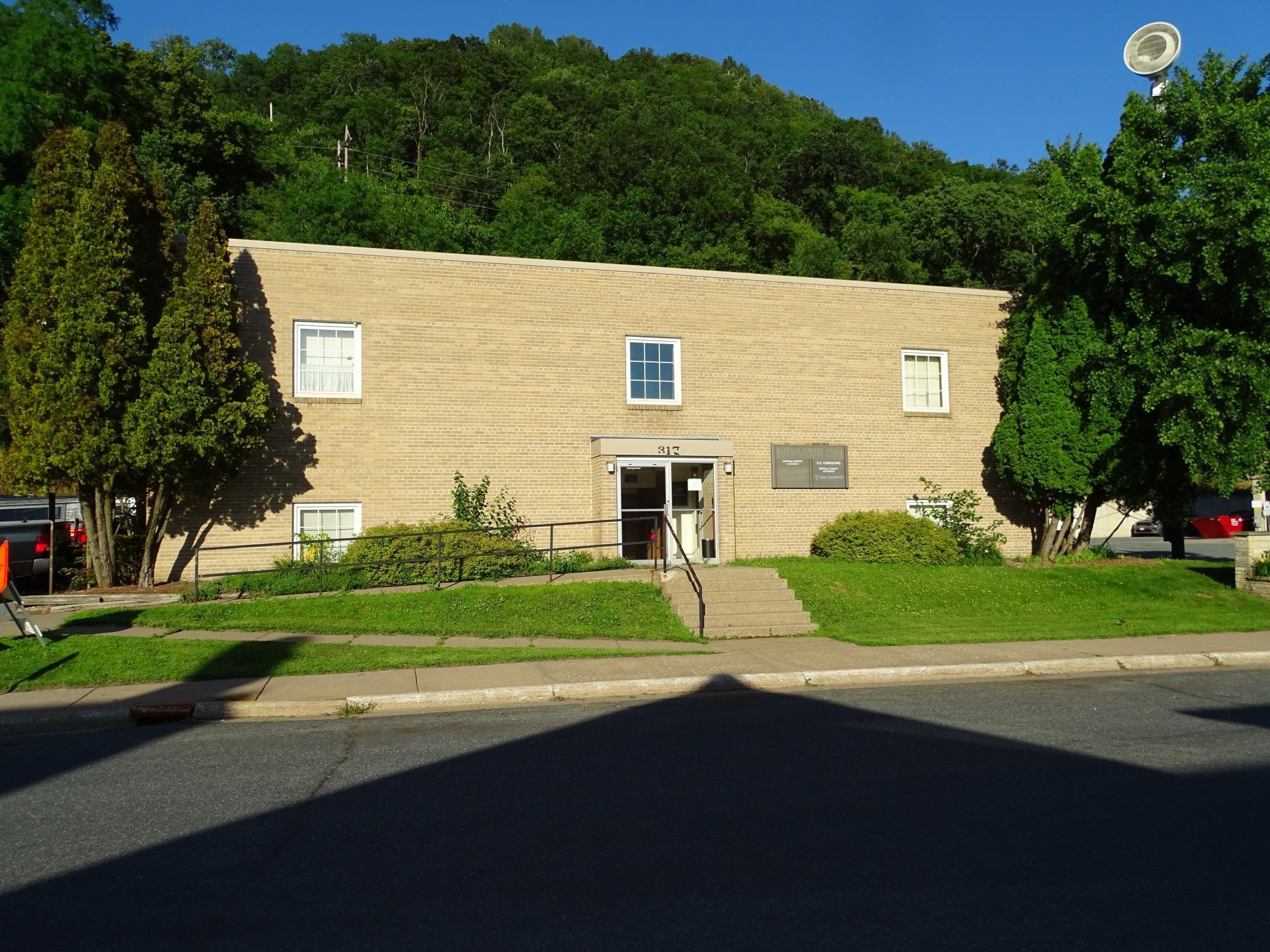 317 S 2nd Street Property Photo 1