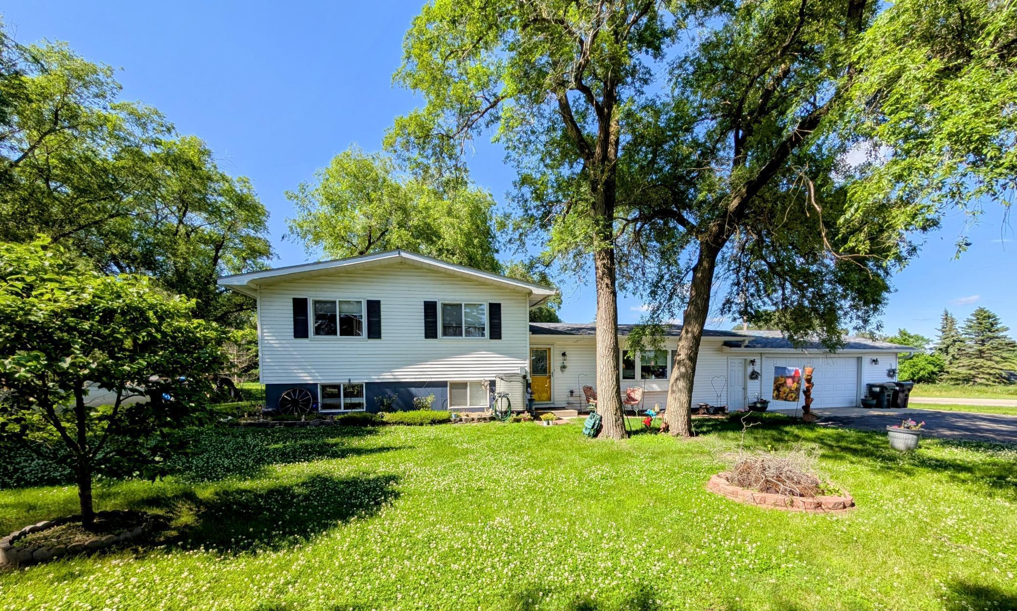 18467 County Road 21 Property Photo 1