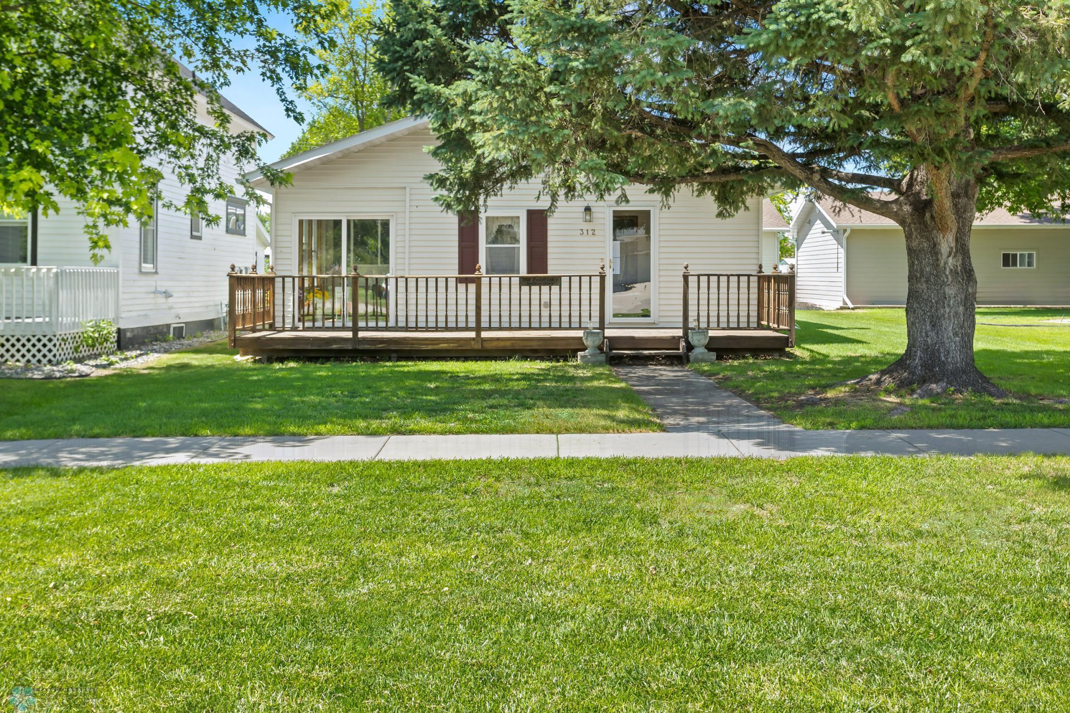 312 6th Avenue Property Photo 1