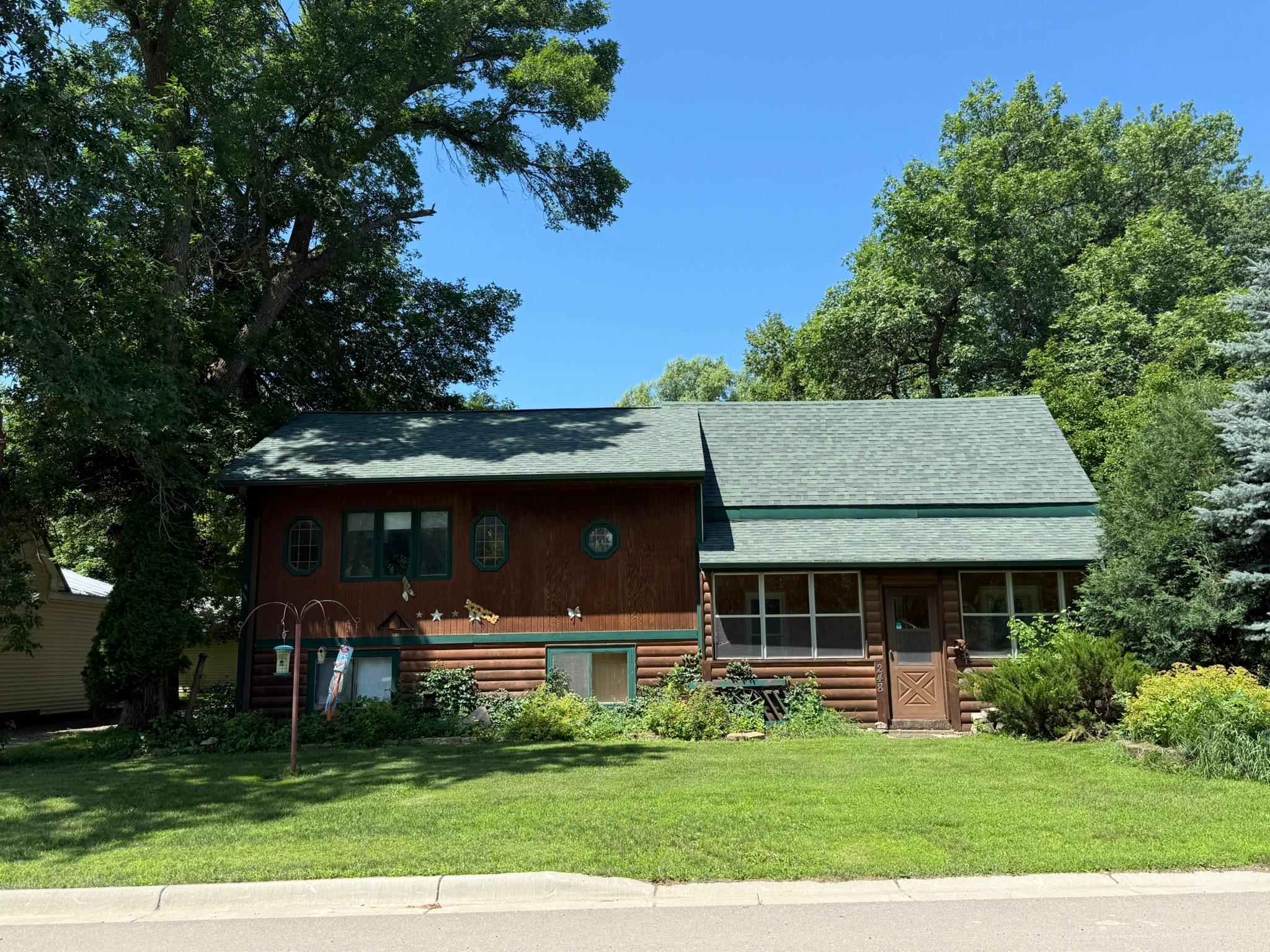 248 N 4th Street N