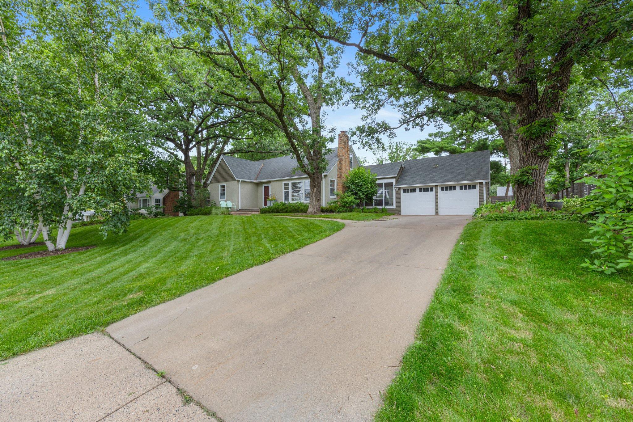 2829 Zarthan Avenue Property Photo 1