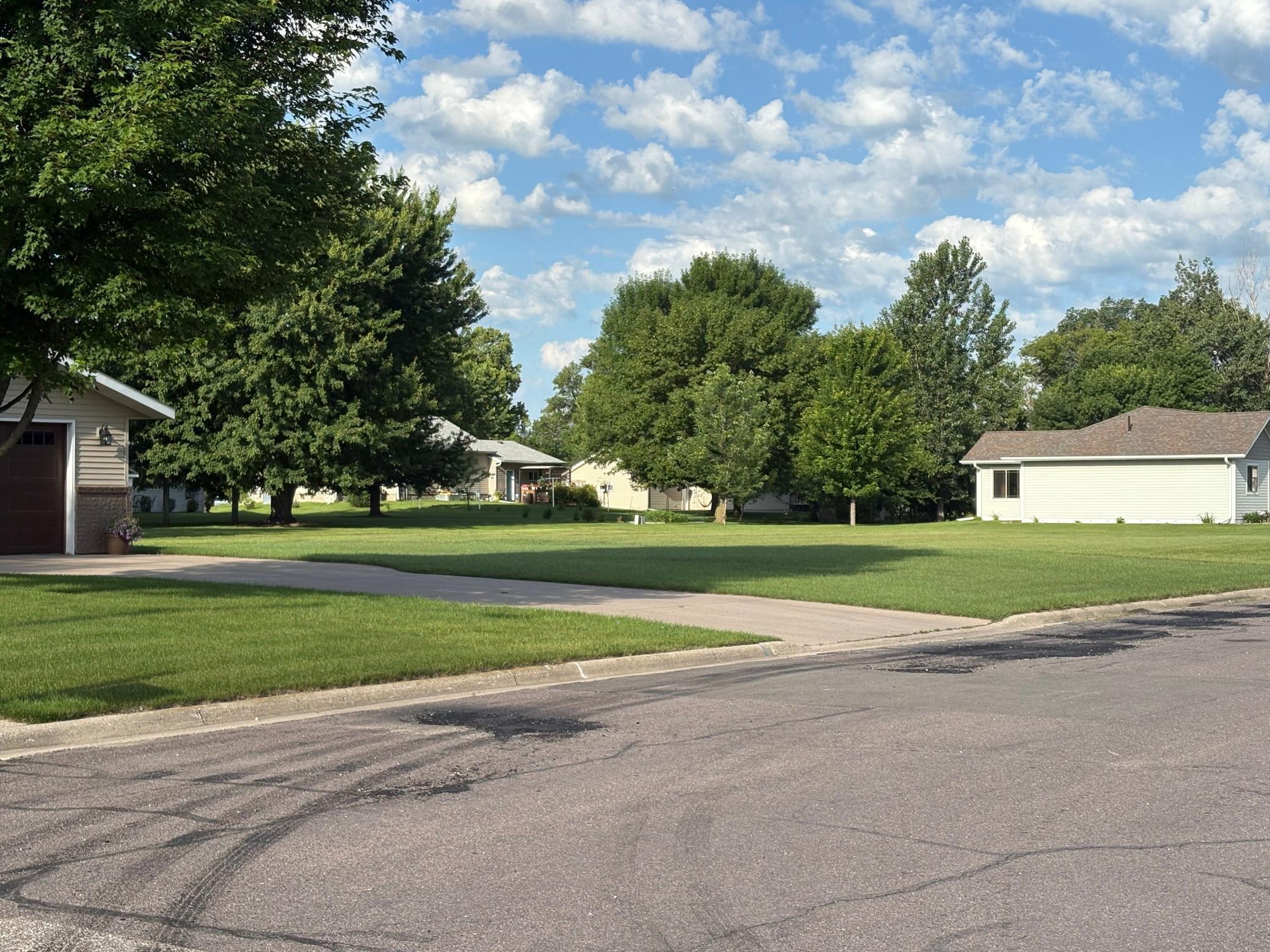 1039 Montana Avenue Property Photo 3