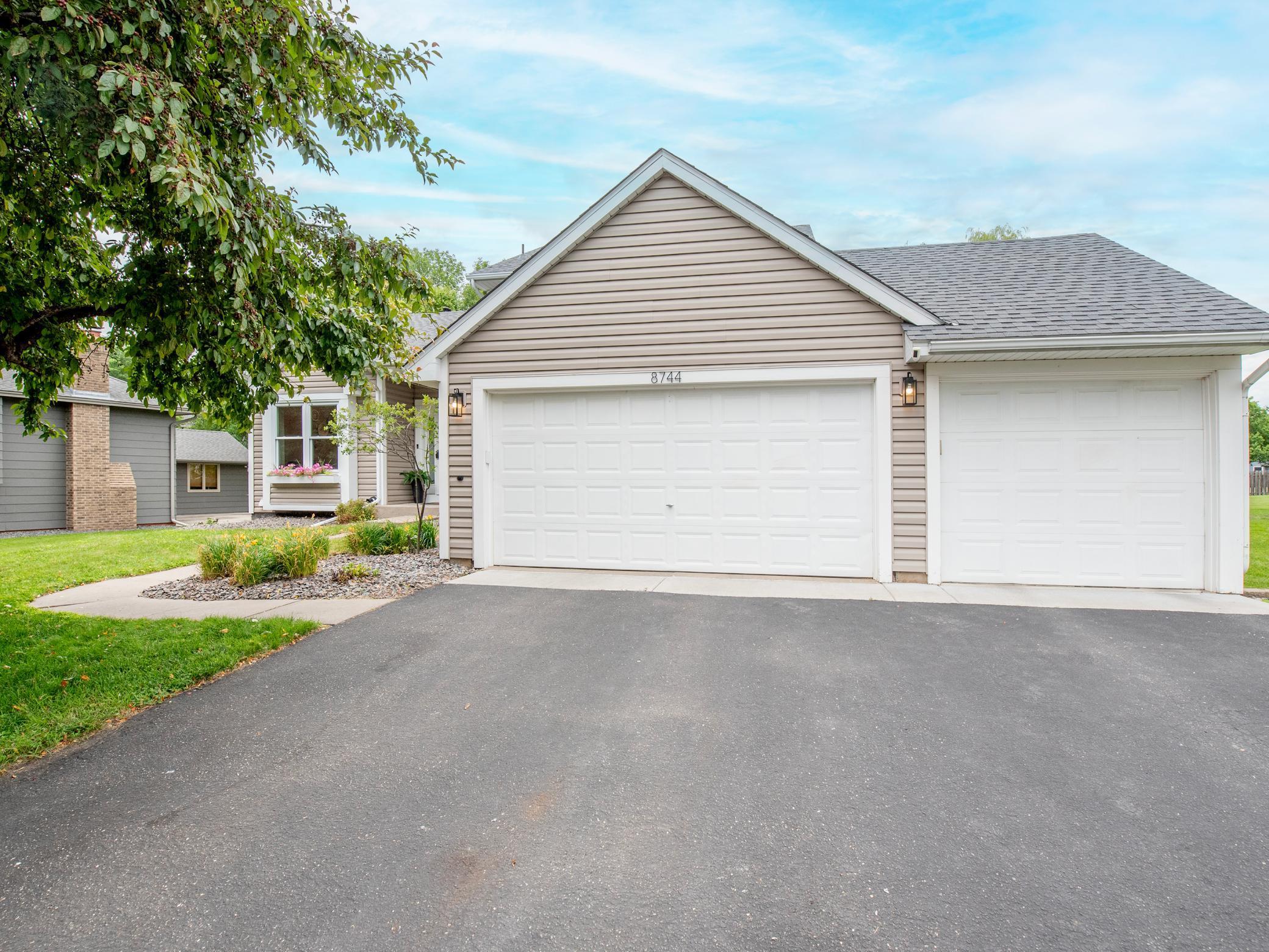 8744 Rosewood Lane Property Photo 1