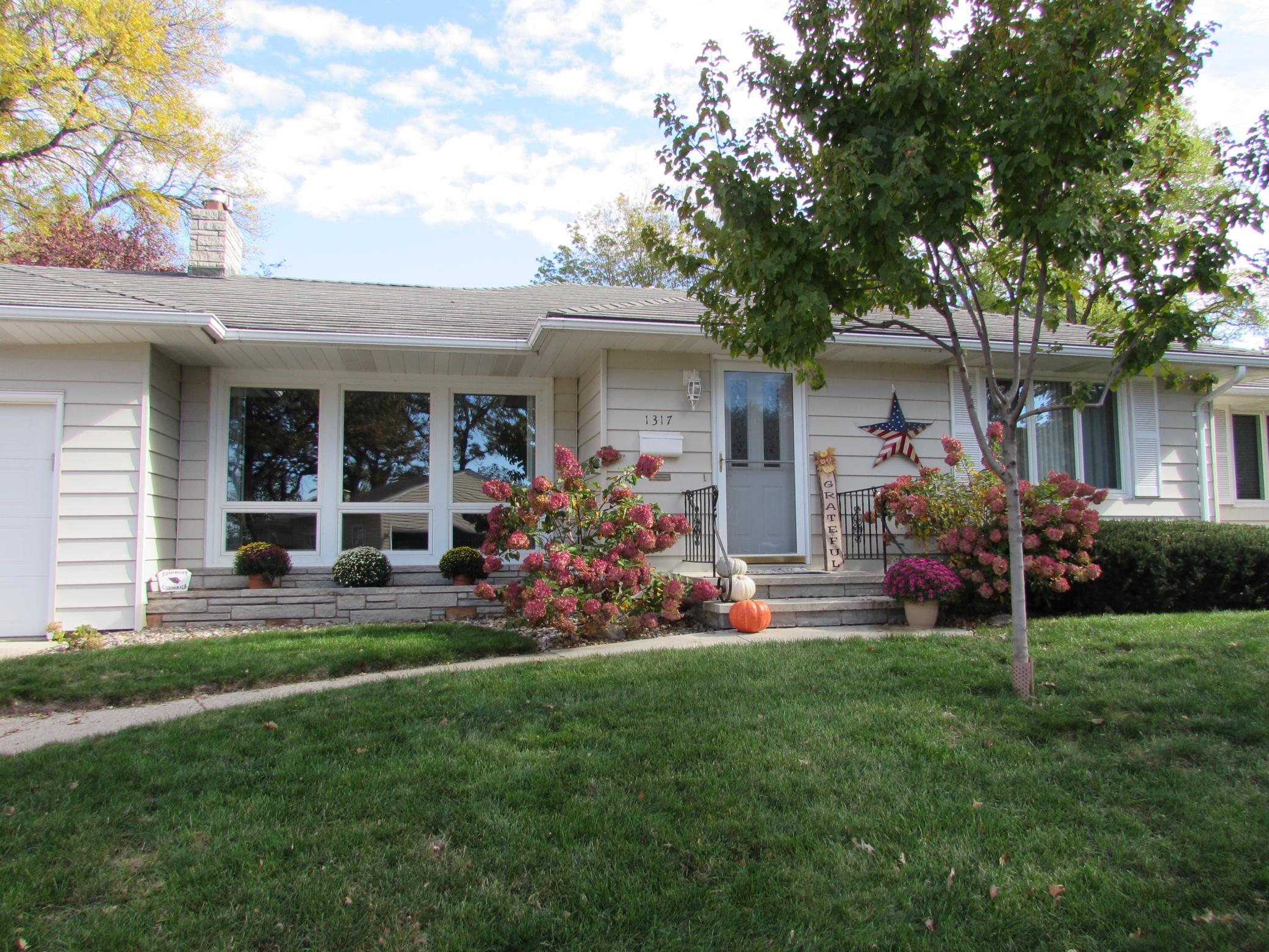 1317 Beach Place Property Photo 1