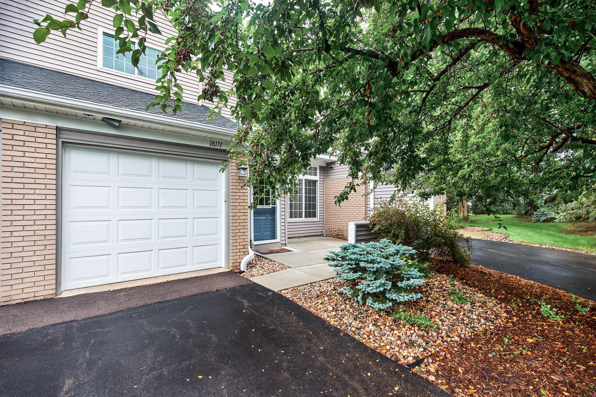 18171 Settlers Way Property Photo 1