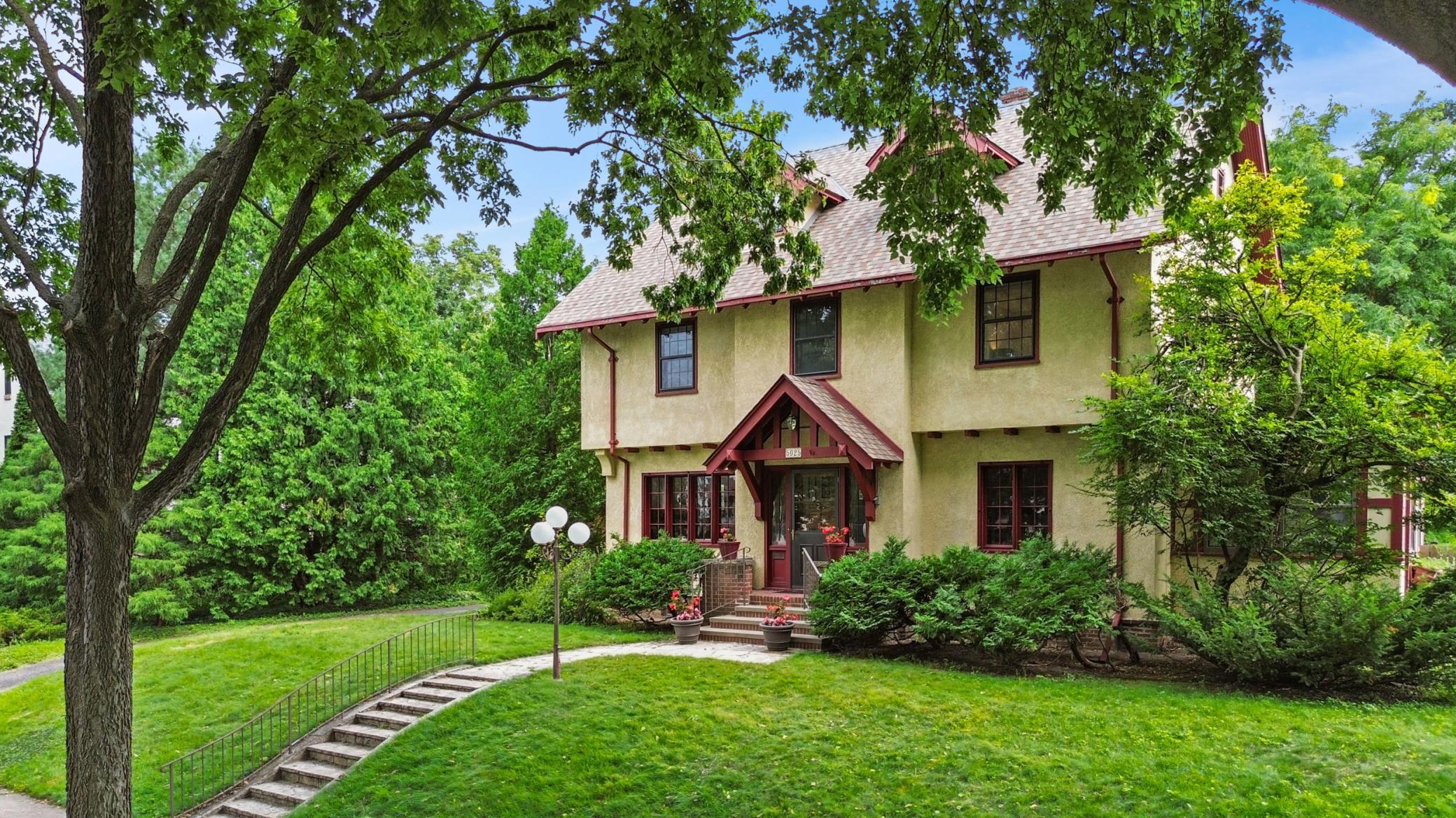 5025 Harriet Avenue Property Photo