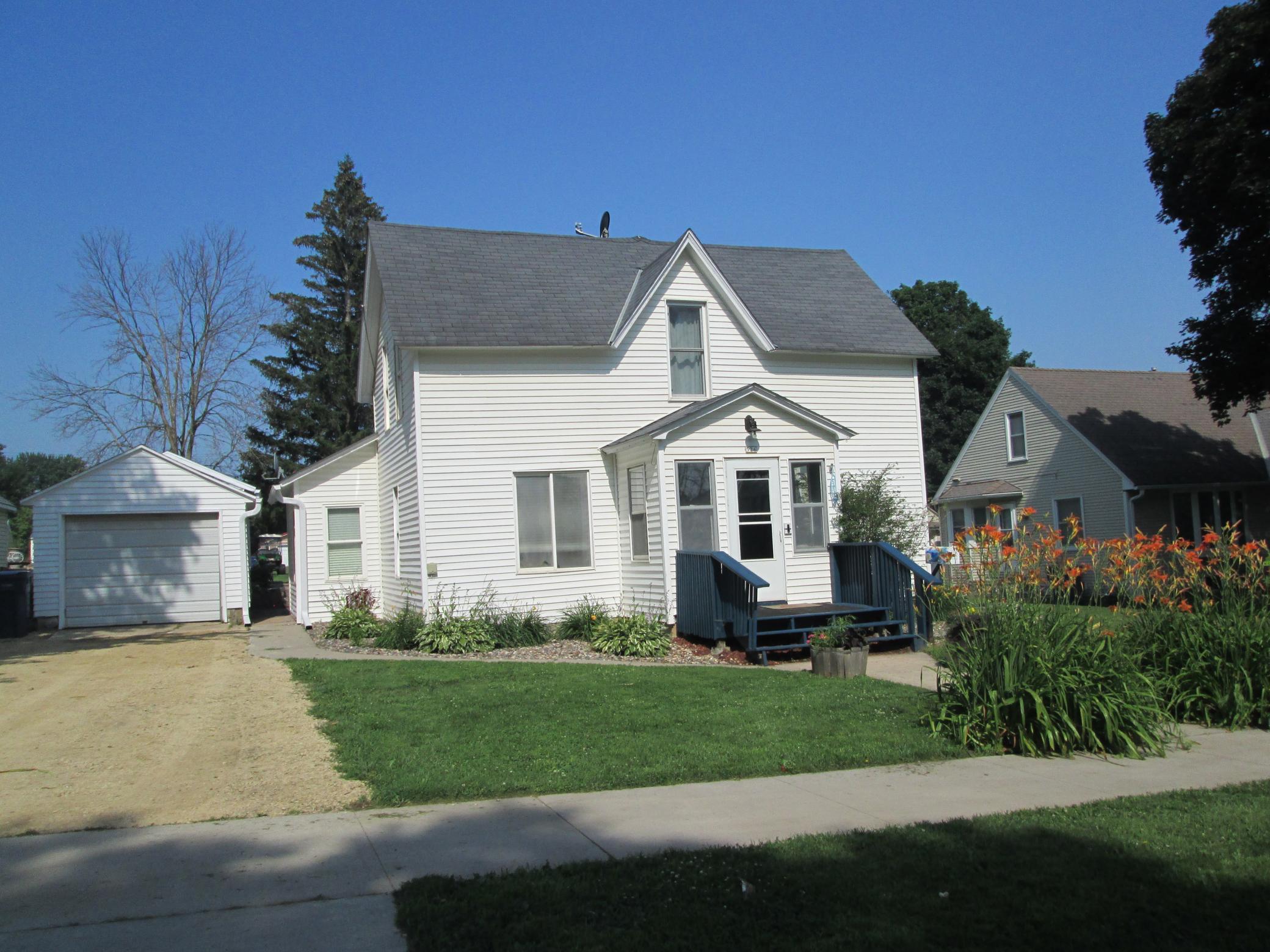 526 Red Wing Avenue Property Photo 1