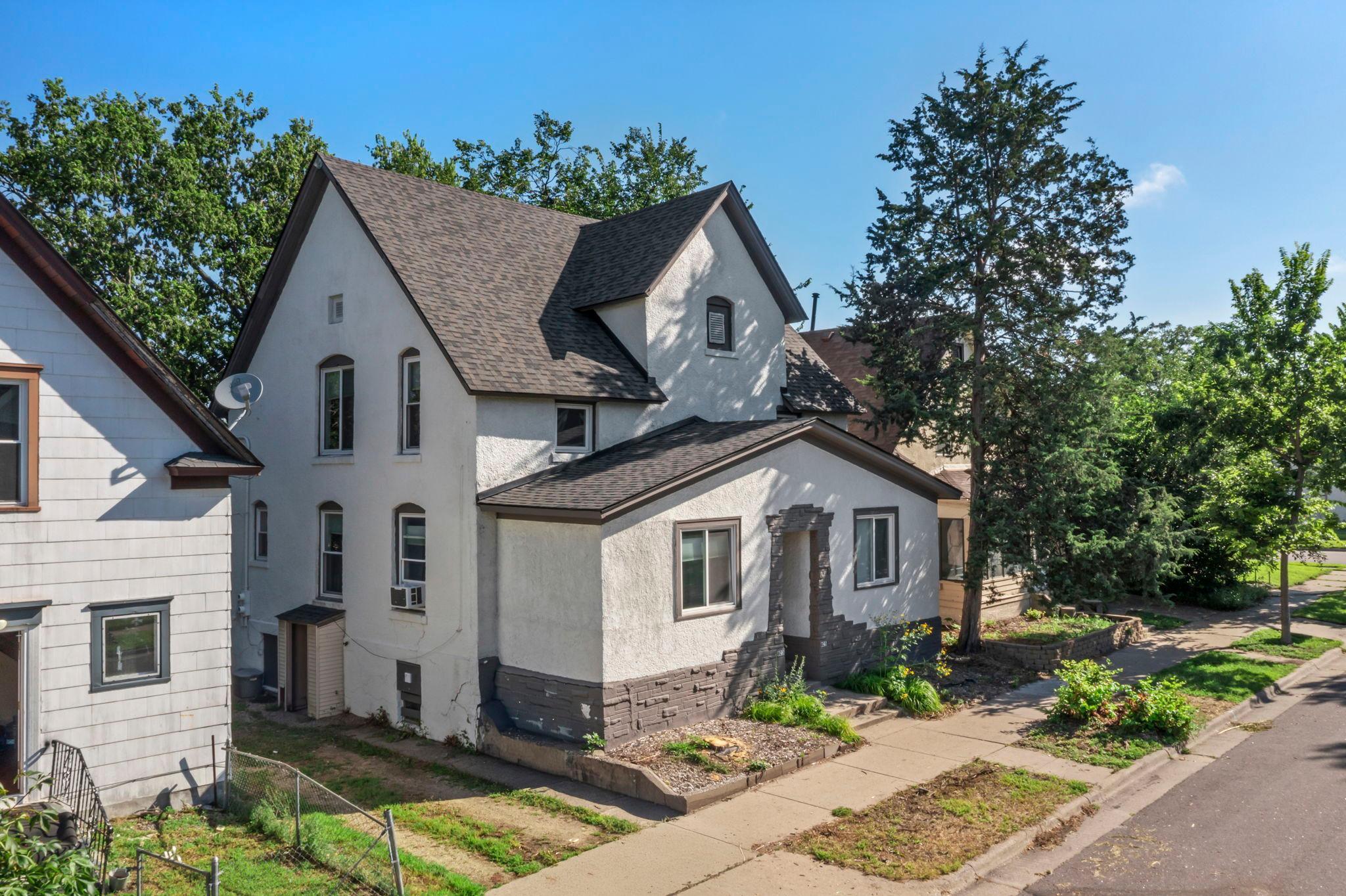 823 20th Avenue Property Photo 1