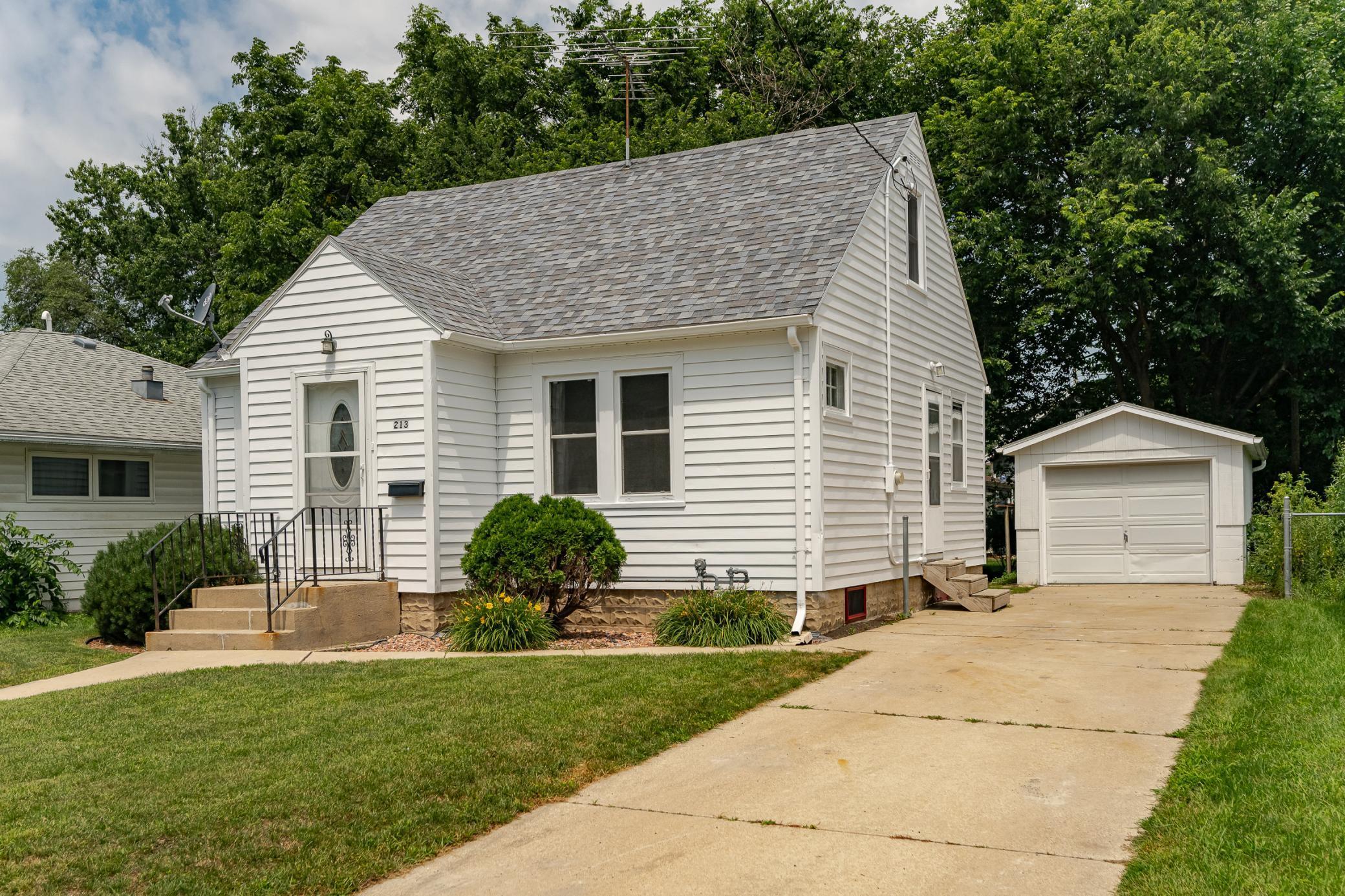 213 11th Street Property Photo 1