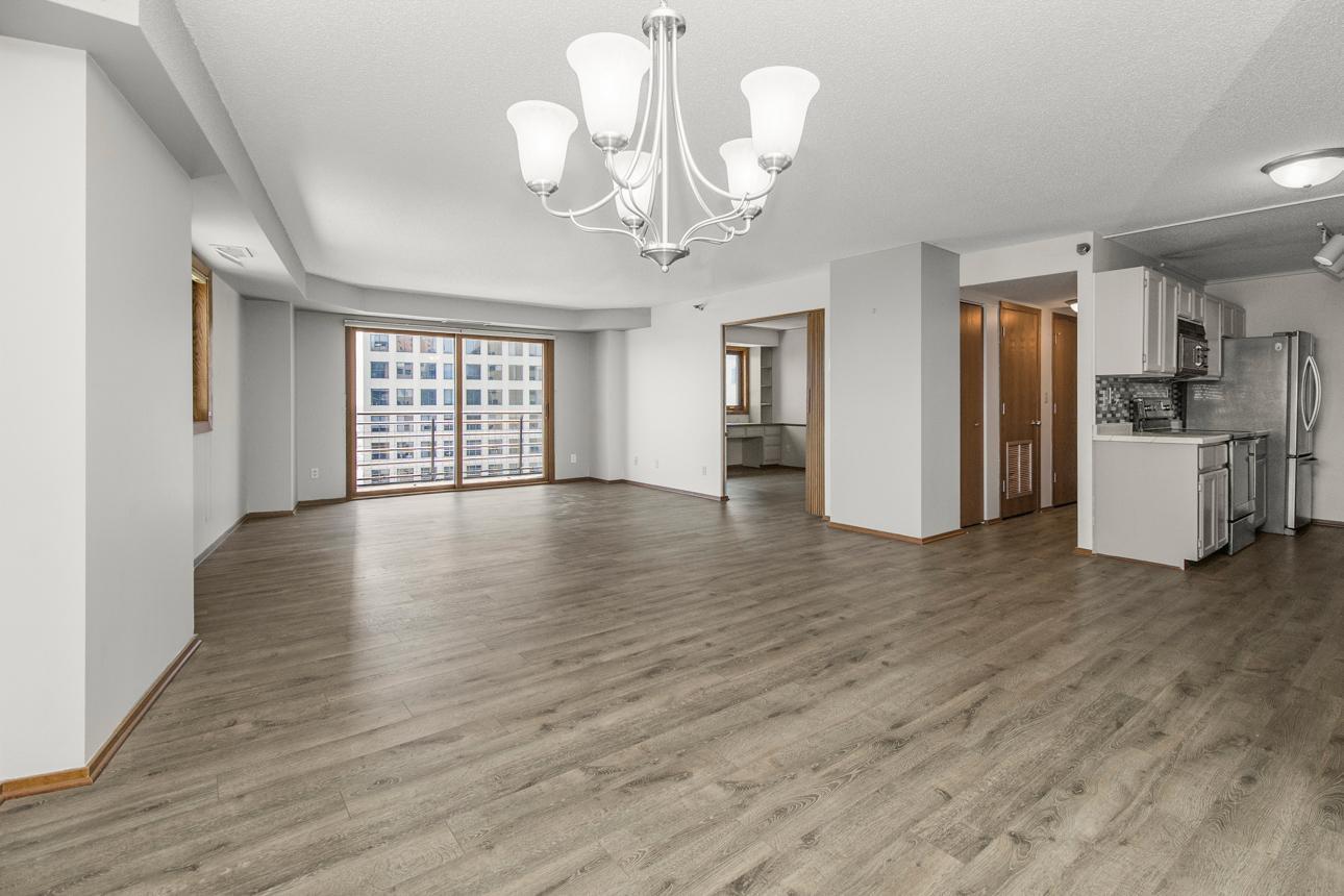 66 9th Street E 2315 Property Photo 3