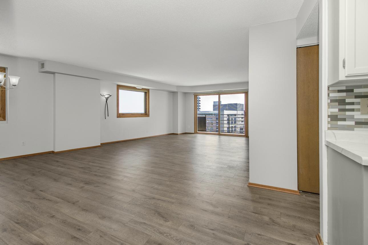 66 9th Street E 2315 Property Photo 4