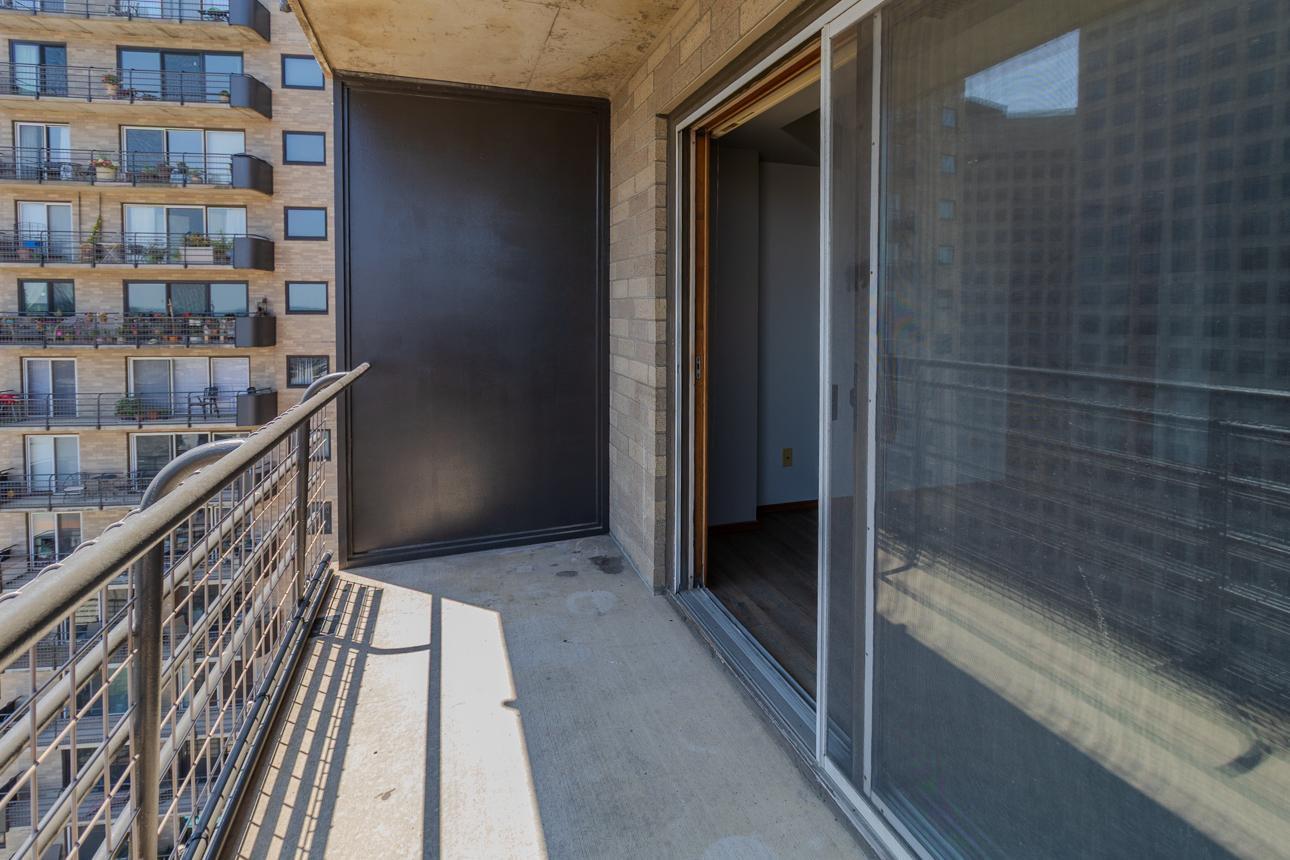 66 9th Street E 2315 Property Photo 23