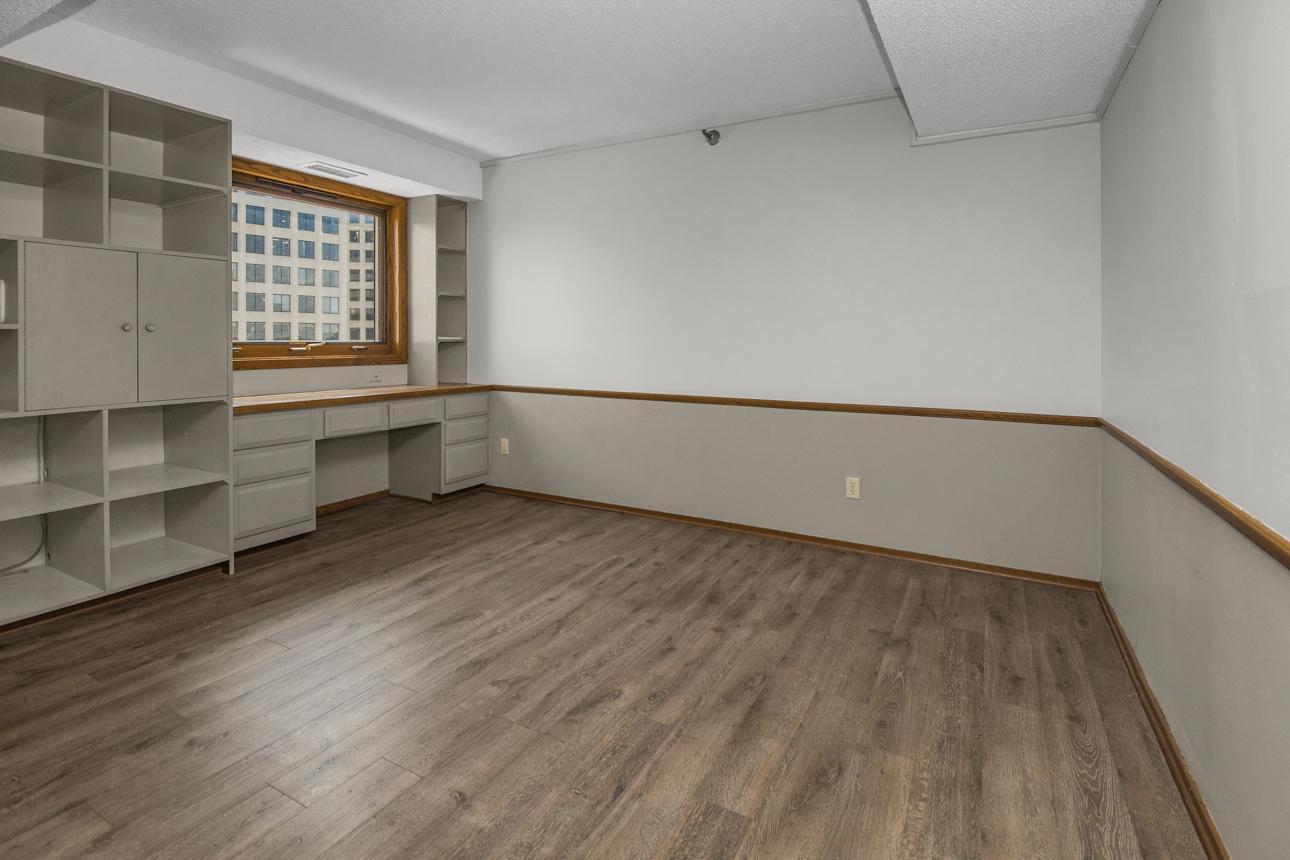 66 9th Street E 2315 Property Photo 24